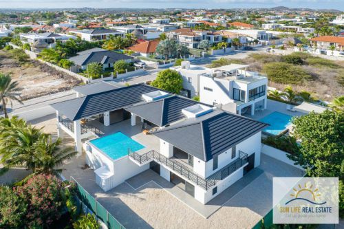 Newly built and modern villa with sea view for sale in Vista Royal