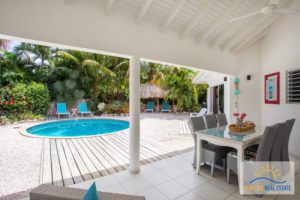 Prachtige tropische vakantie villa en tevens een waarde vaste investering te koop.,  Jan thiel