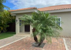 Turnkey Investment Opportunity:  House with Tenant and Immediate Return on Investment for Sale in Damasco Resort,  Jan thiel