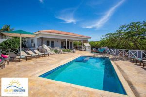 For Sale: Exquisite Villa with Private Swimming Pool in Vista Royal,  Jan thiel