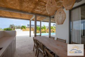 Ruime Ibiza-stijl villa te koop in Vista Royal,  Jan thiel
