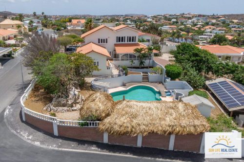 Riante villa met uitzicht te koop in jan Sofat