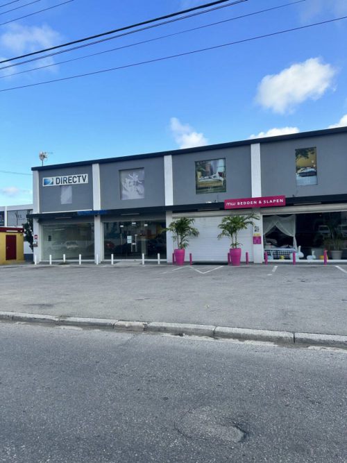 Commercial space in high traffic location for rent    , Willemstad