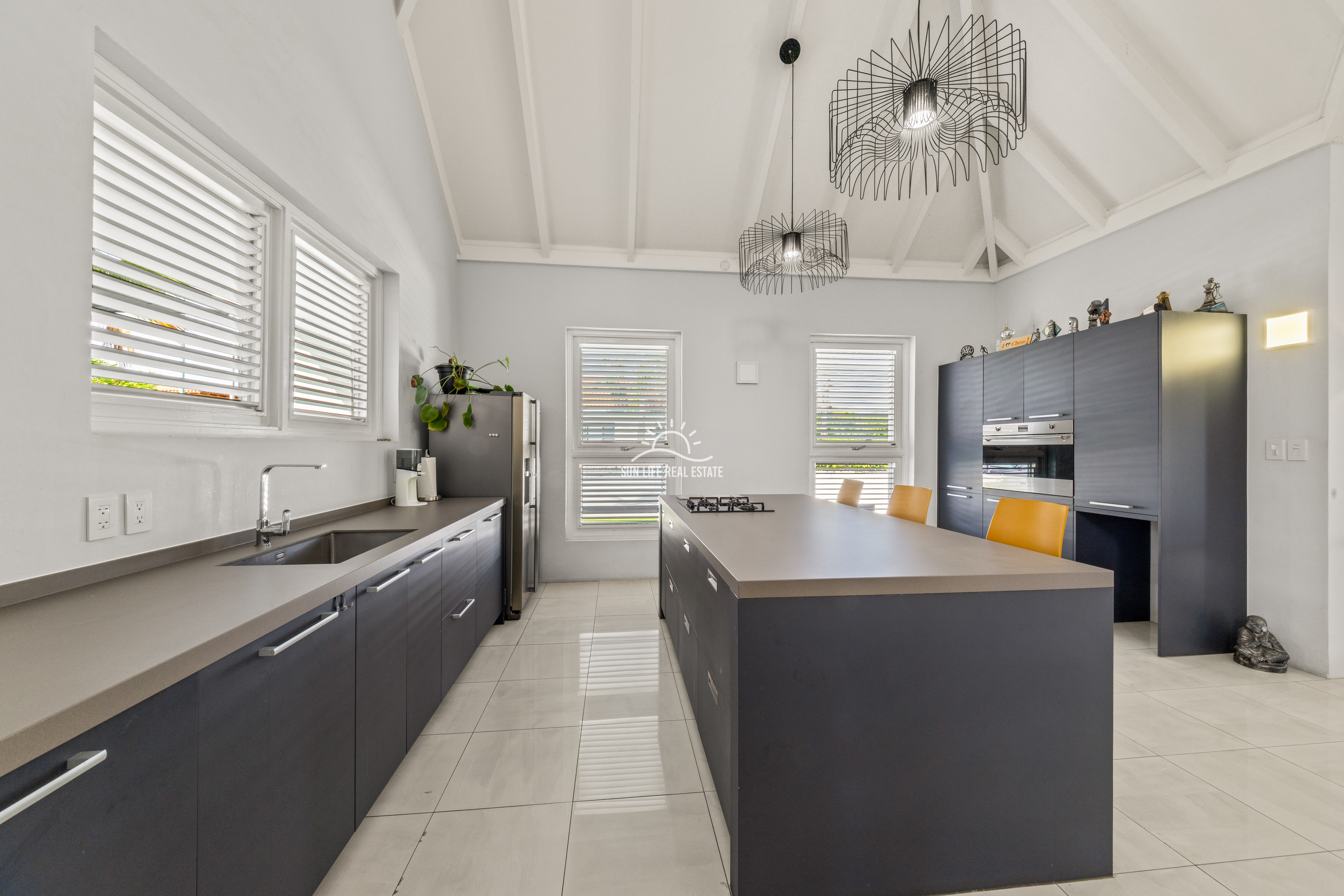 Spacious Villa with Expansion Potential in Popular Villapark Zuurzak