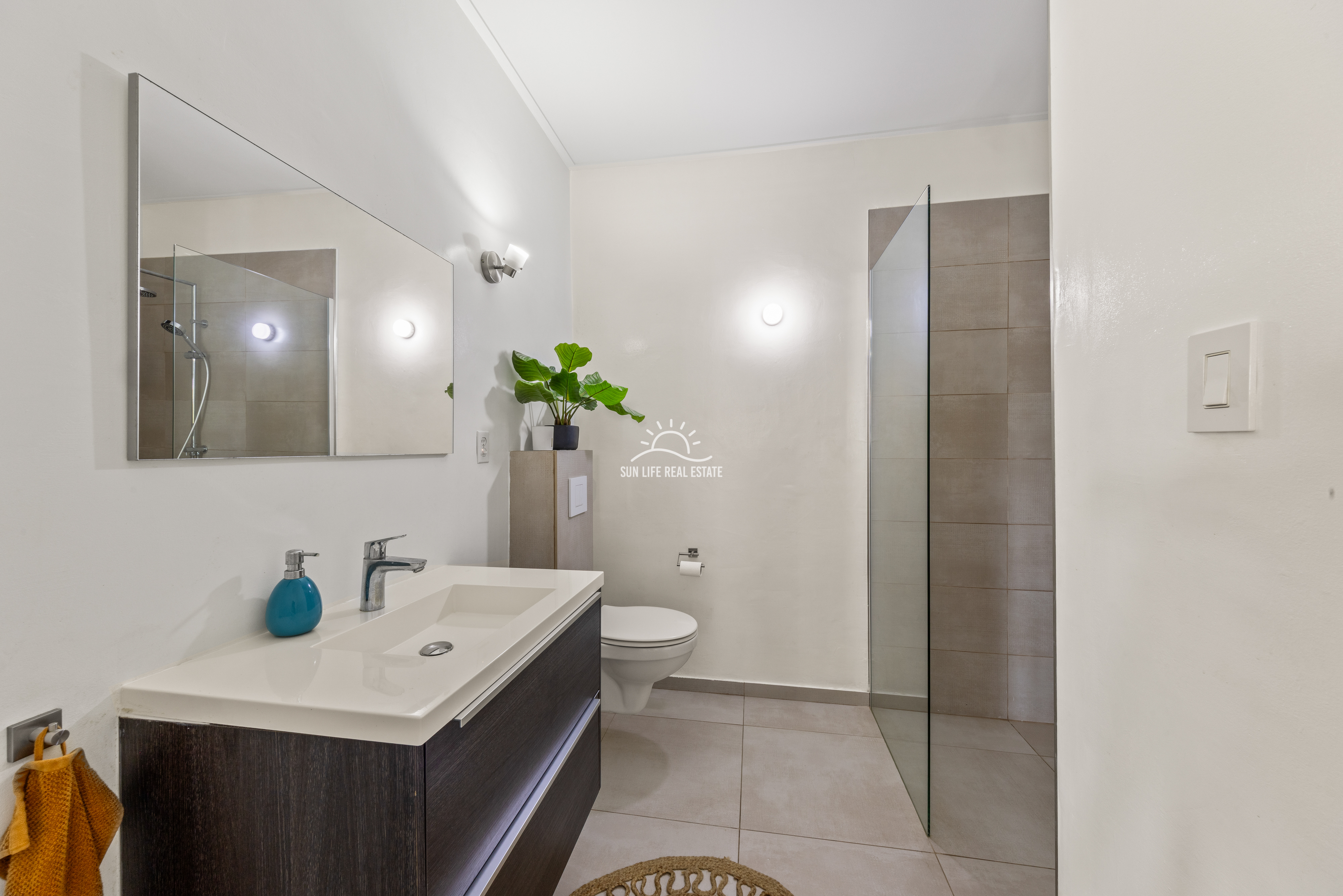 Spacious Villa with Expansion Potential in Popular Villapark Zuurzak