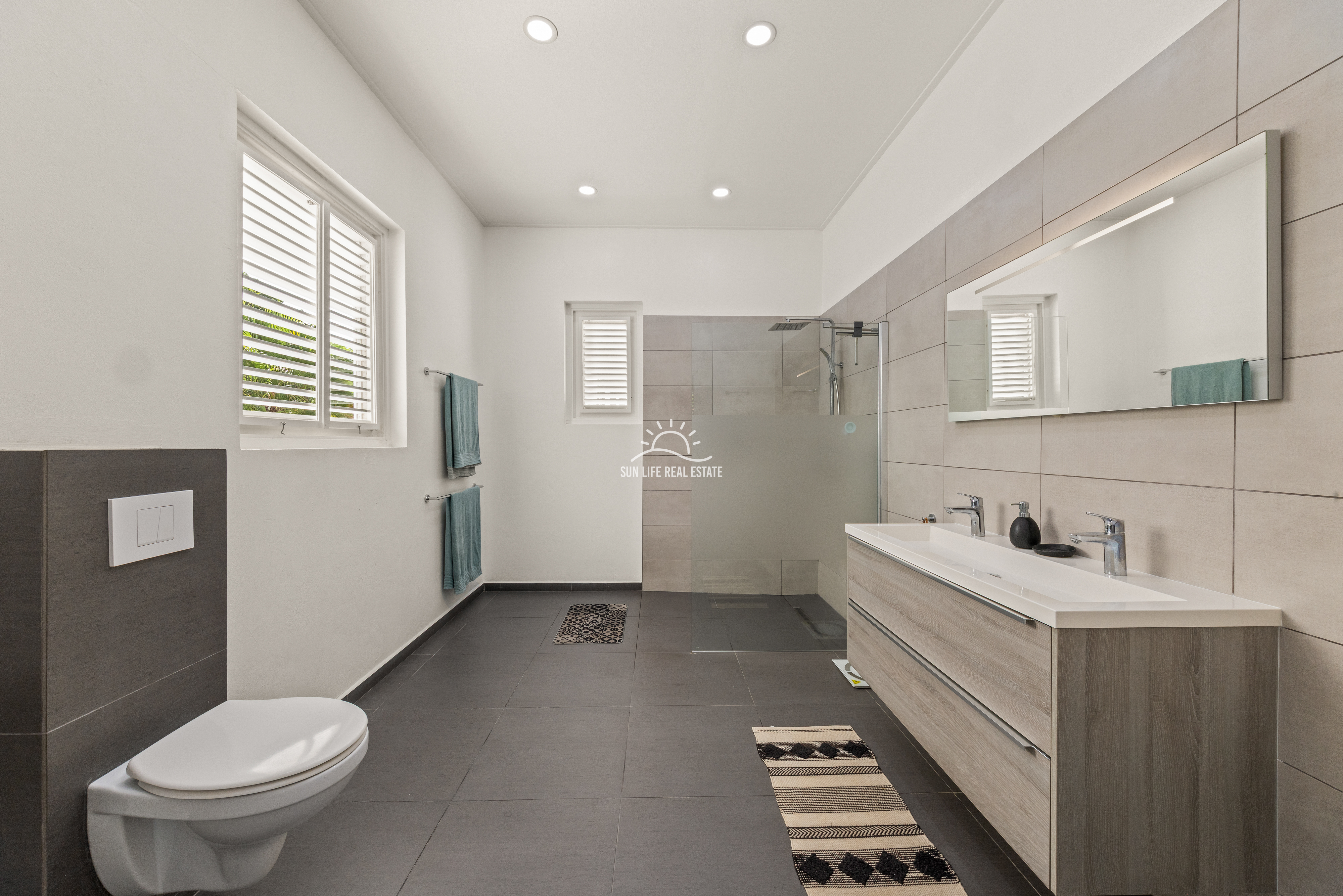 Spacious Villa with Expansion Potential in Popular Villapark Zuurzak