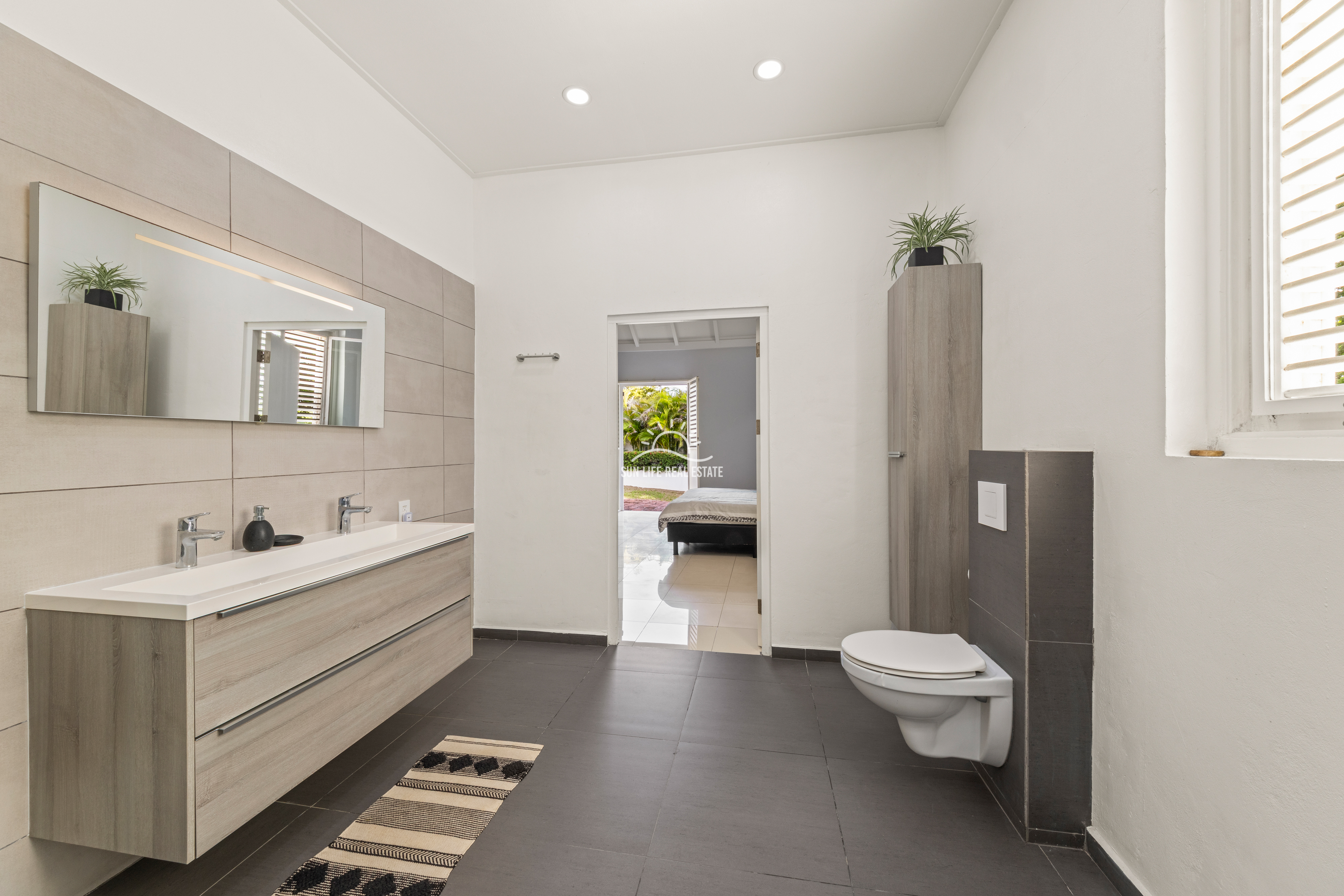 Spacious Villa with Expansion Potential in Popular Villapark Zuurzak