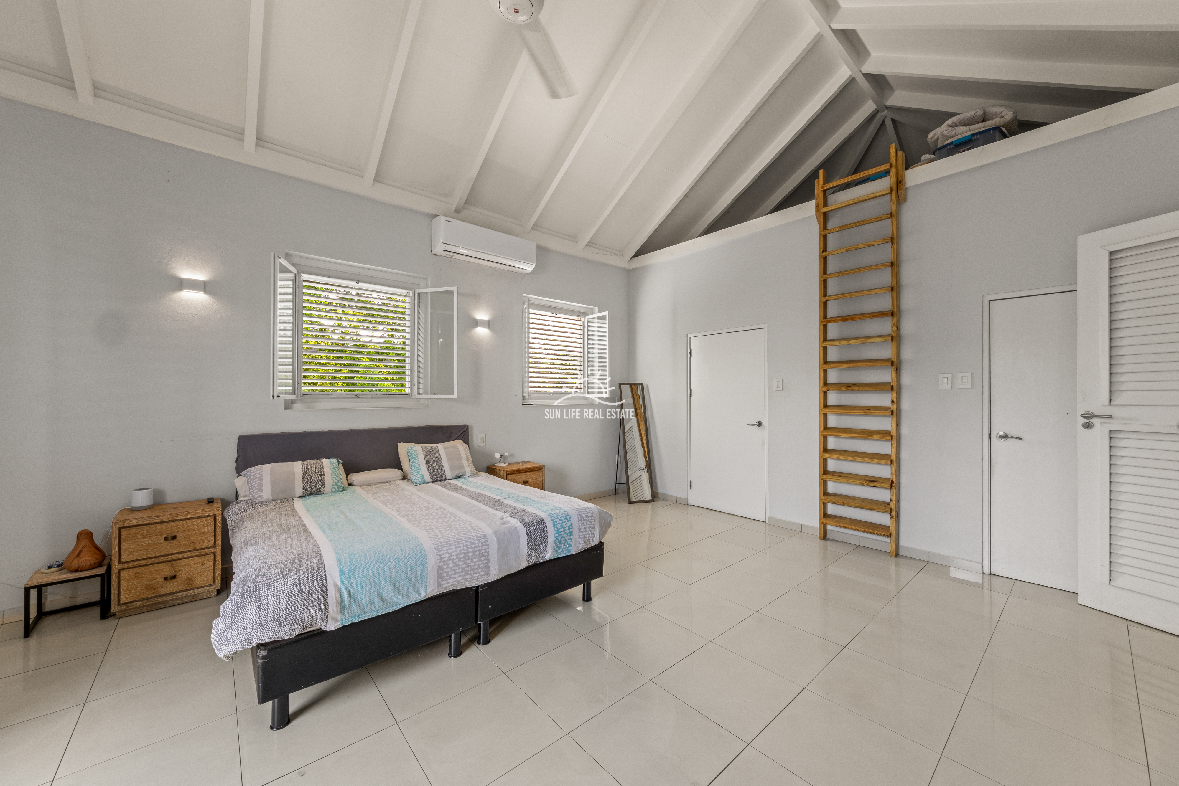 Spacious Villa with Expansion Potential in Popular Villapark Zuurzak