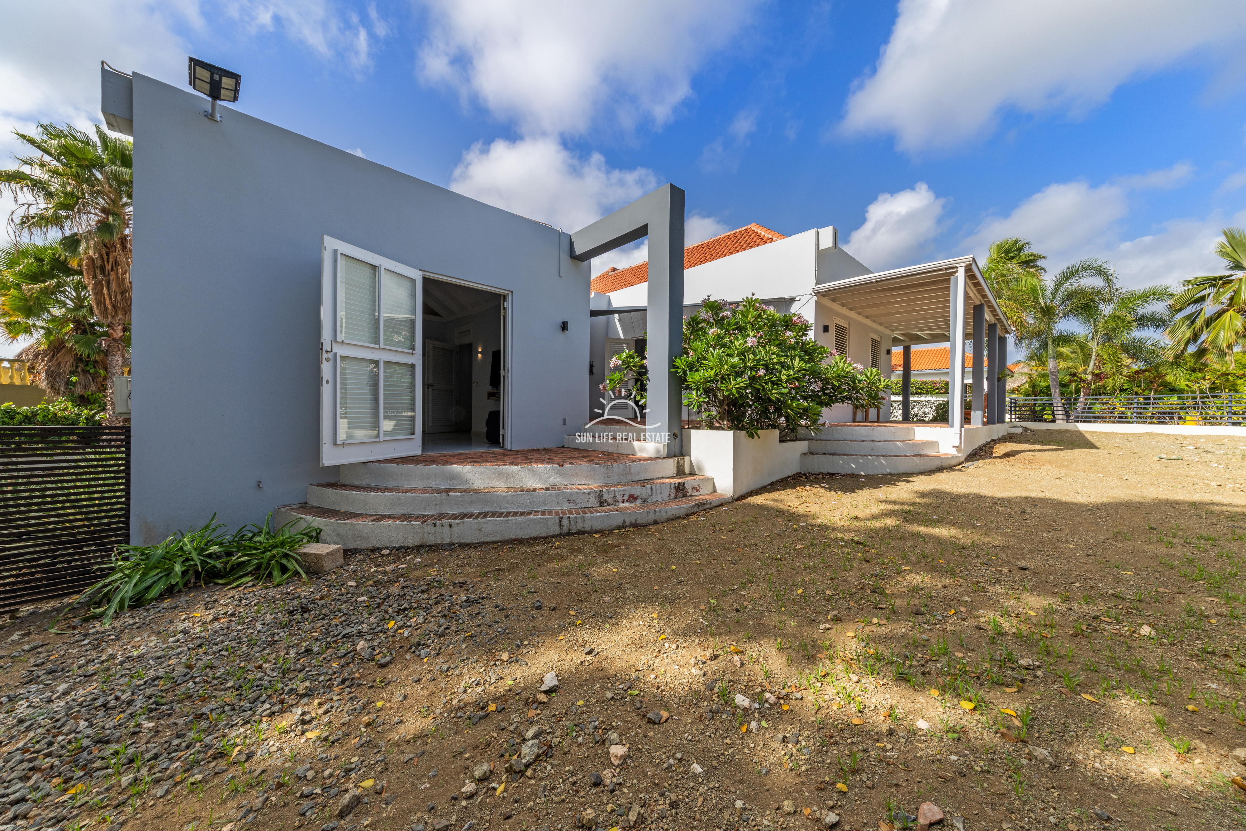 Spacious Villa with Expansion Potential in Popular Villapark Zuurzak