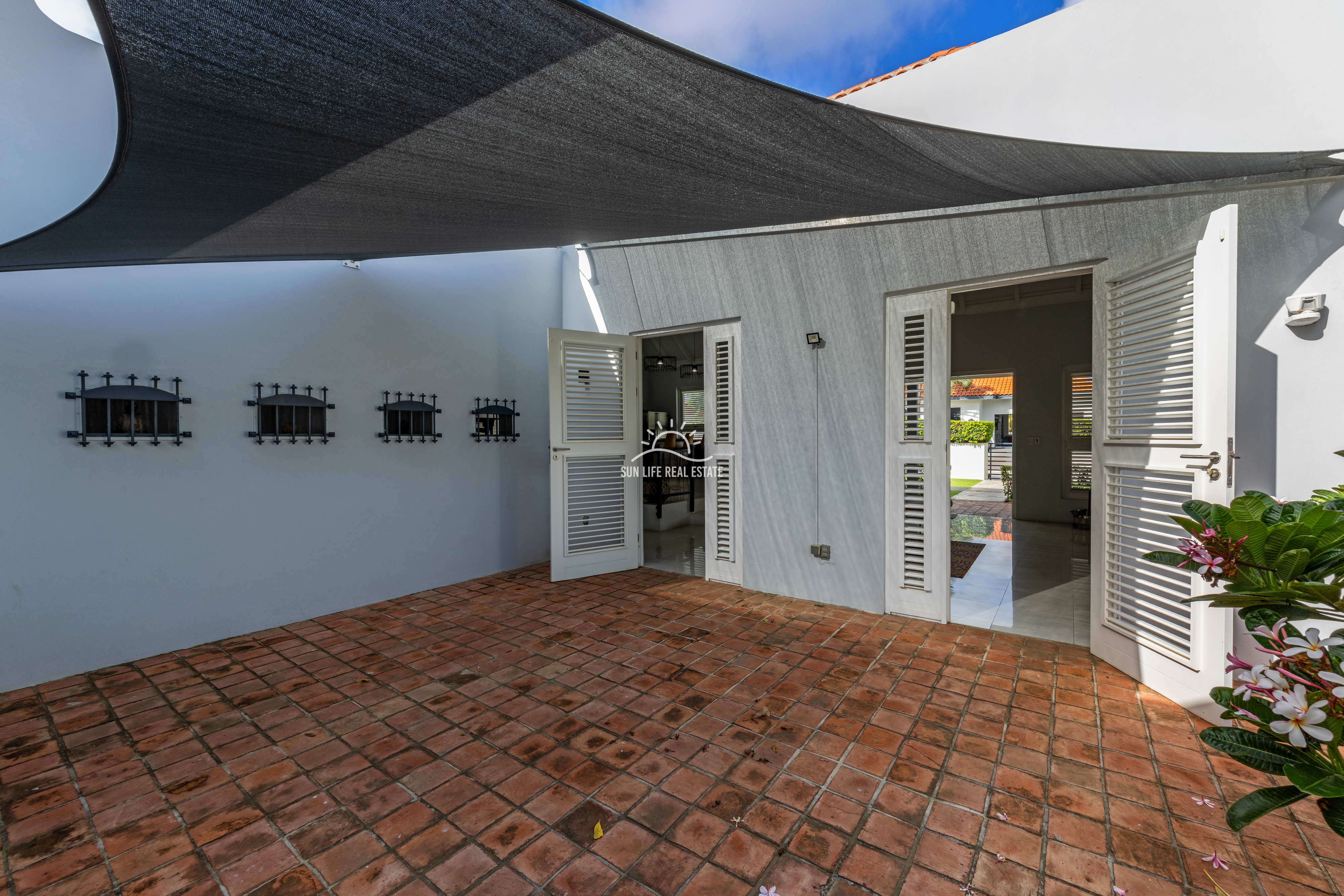 Spacious Villa with Expansion Potential in Popular Villapark Zuurzak