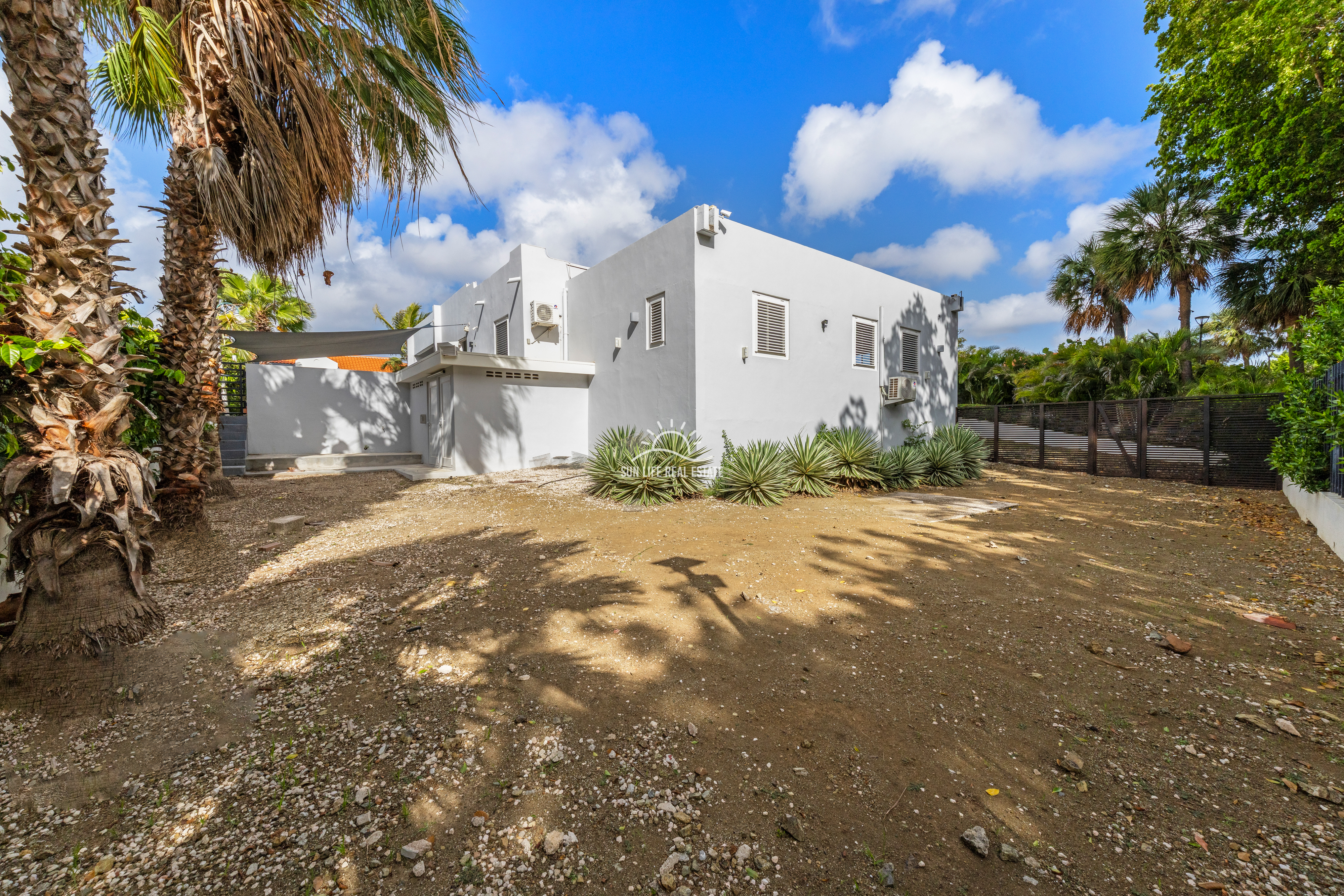 Spacious Villa with Expansion Potential in Popular Villapark Zuurzak