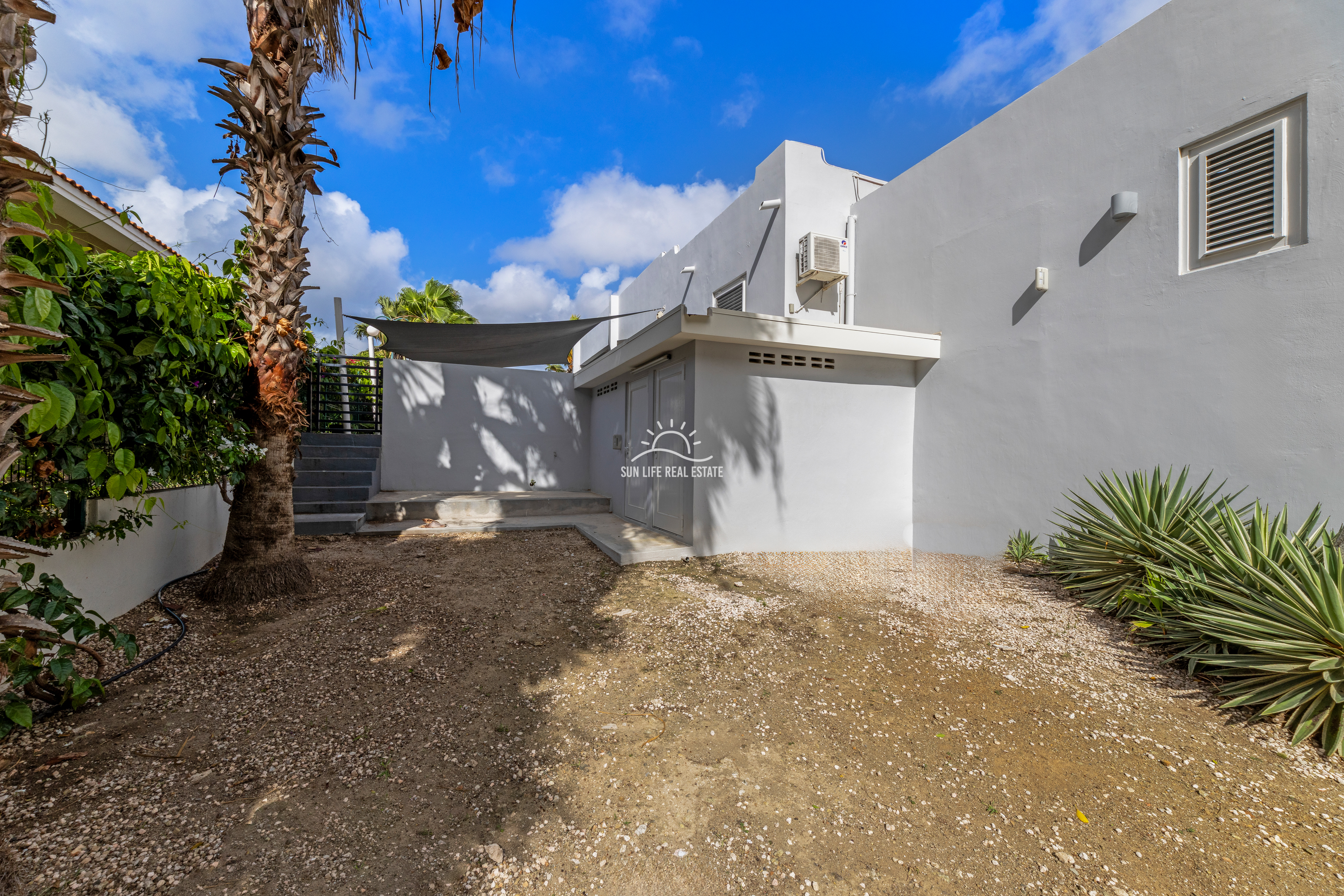 Spacious Villa with Expansion Potential in Popular Villapark Zuurzak