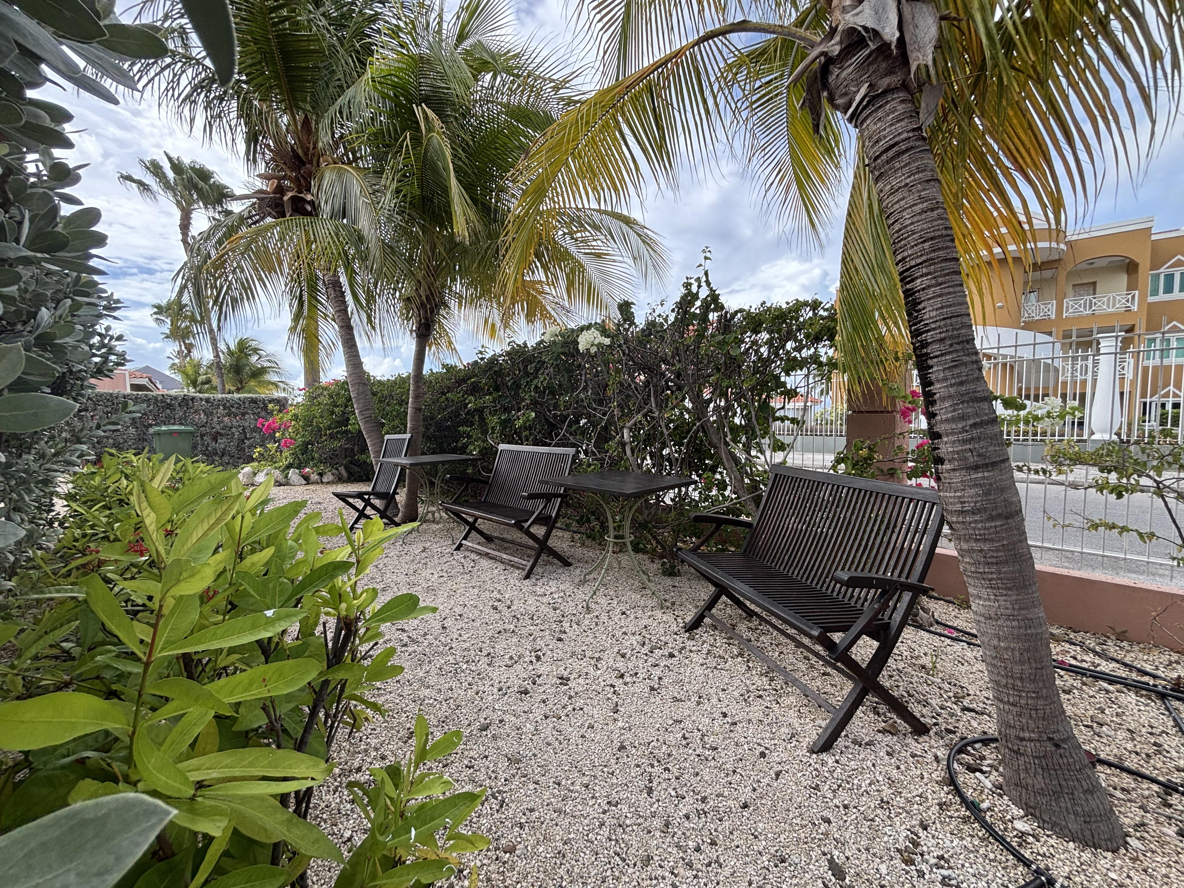 Charming 2-Bedroom Bungalow in Caribbean Beach Resort, Piscadera