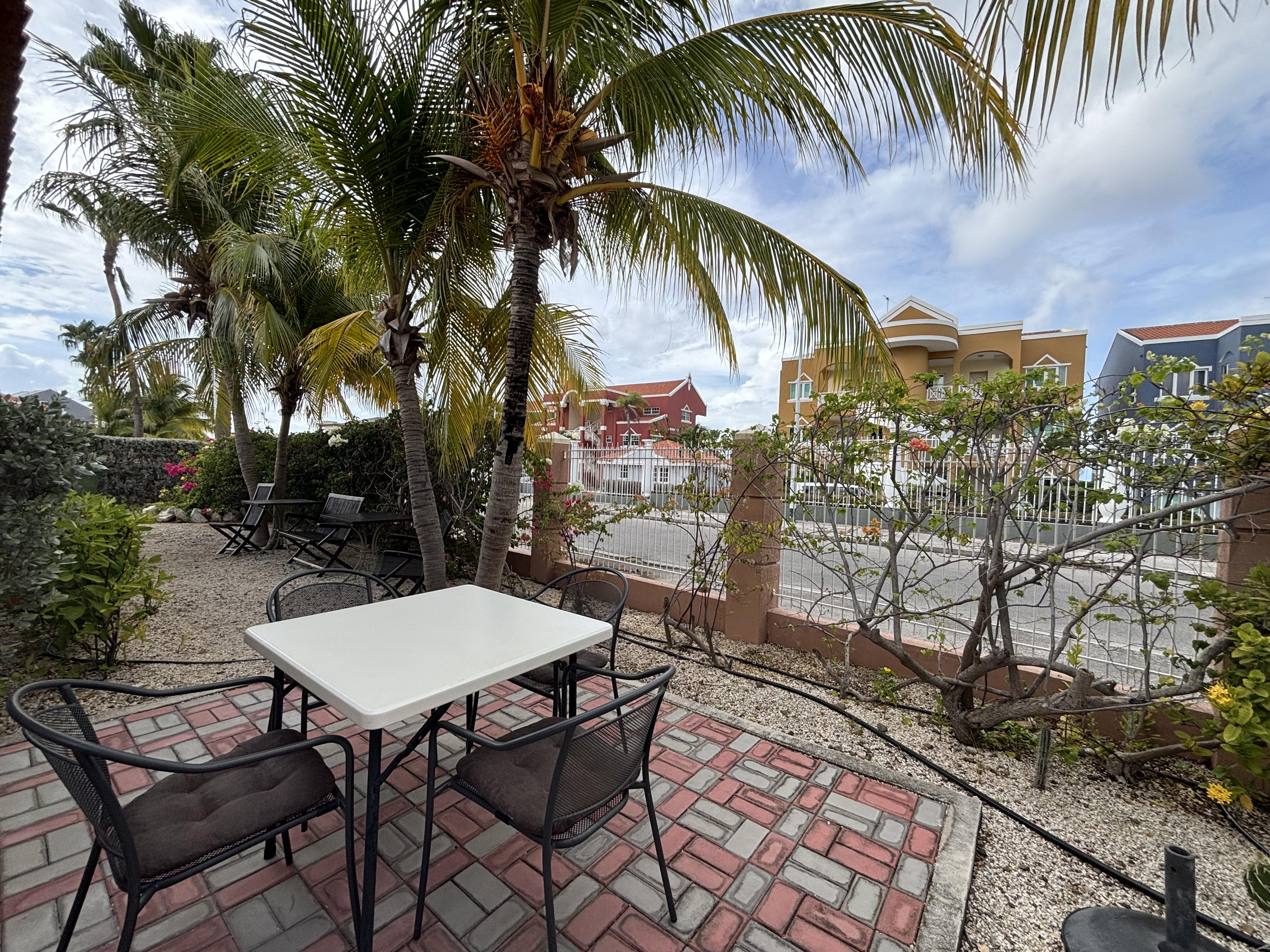 Charming 2-Bedroom Bungalow in Caribbean Beach Resort, Piscadera
