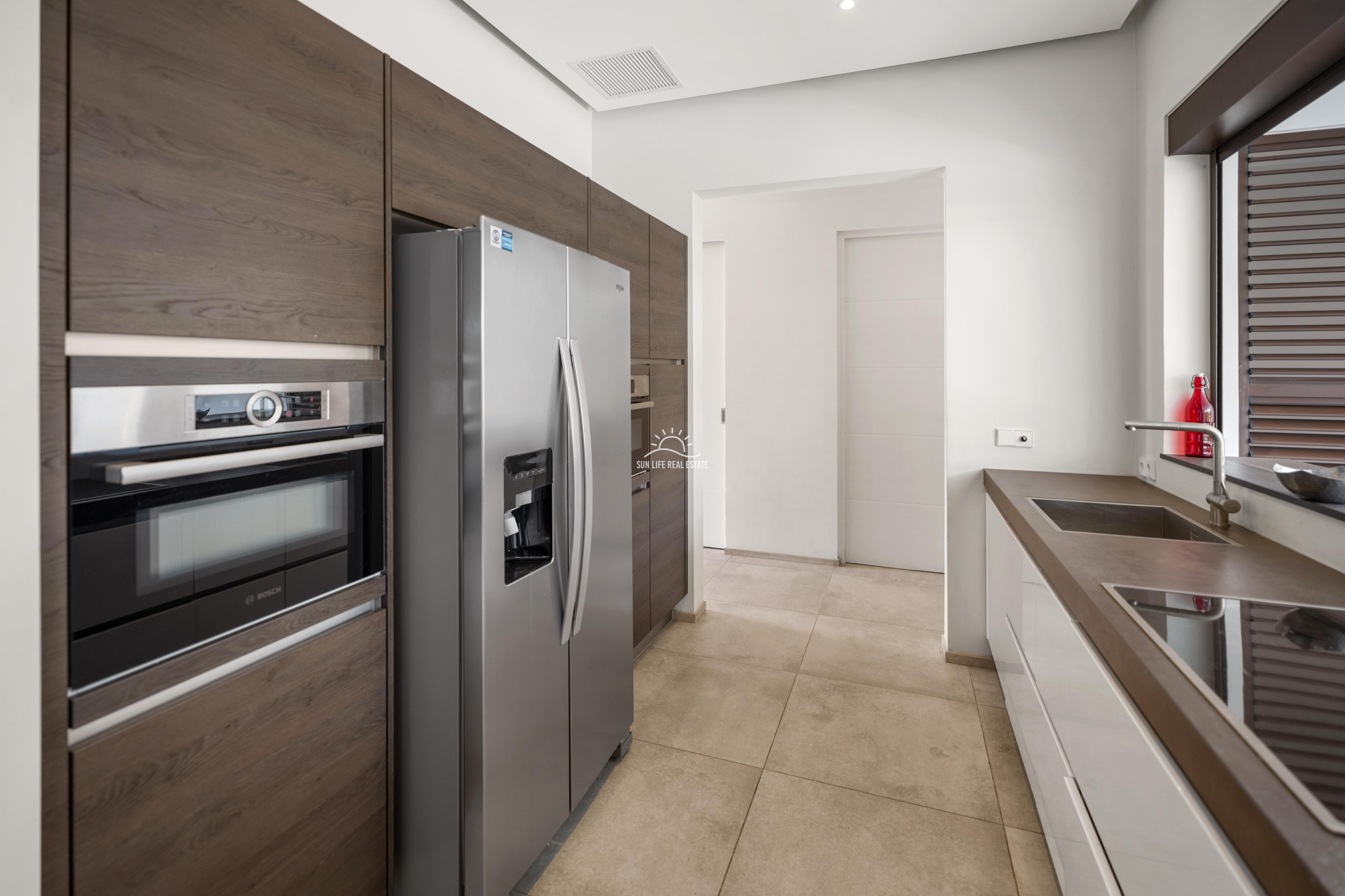 Luxury and modern villa for sale in Jan Sofat LXRY