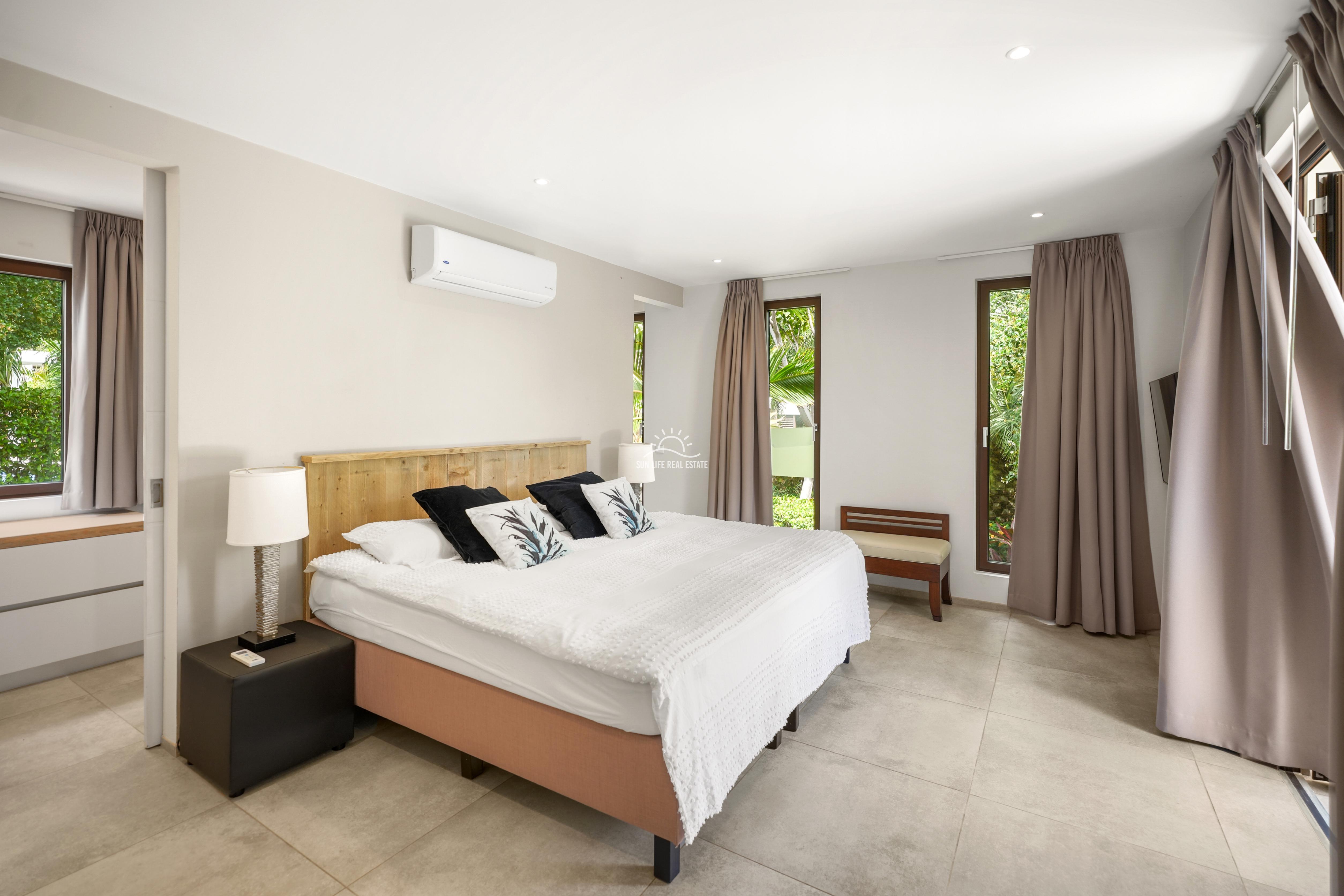 Luxury and modern villa for sale in Jan Sofat LXRY