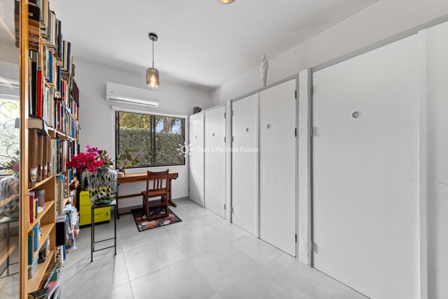 Renovated Villa with Guest Apartment in Julianadorp-24