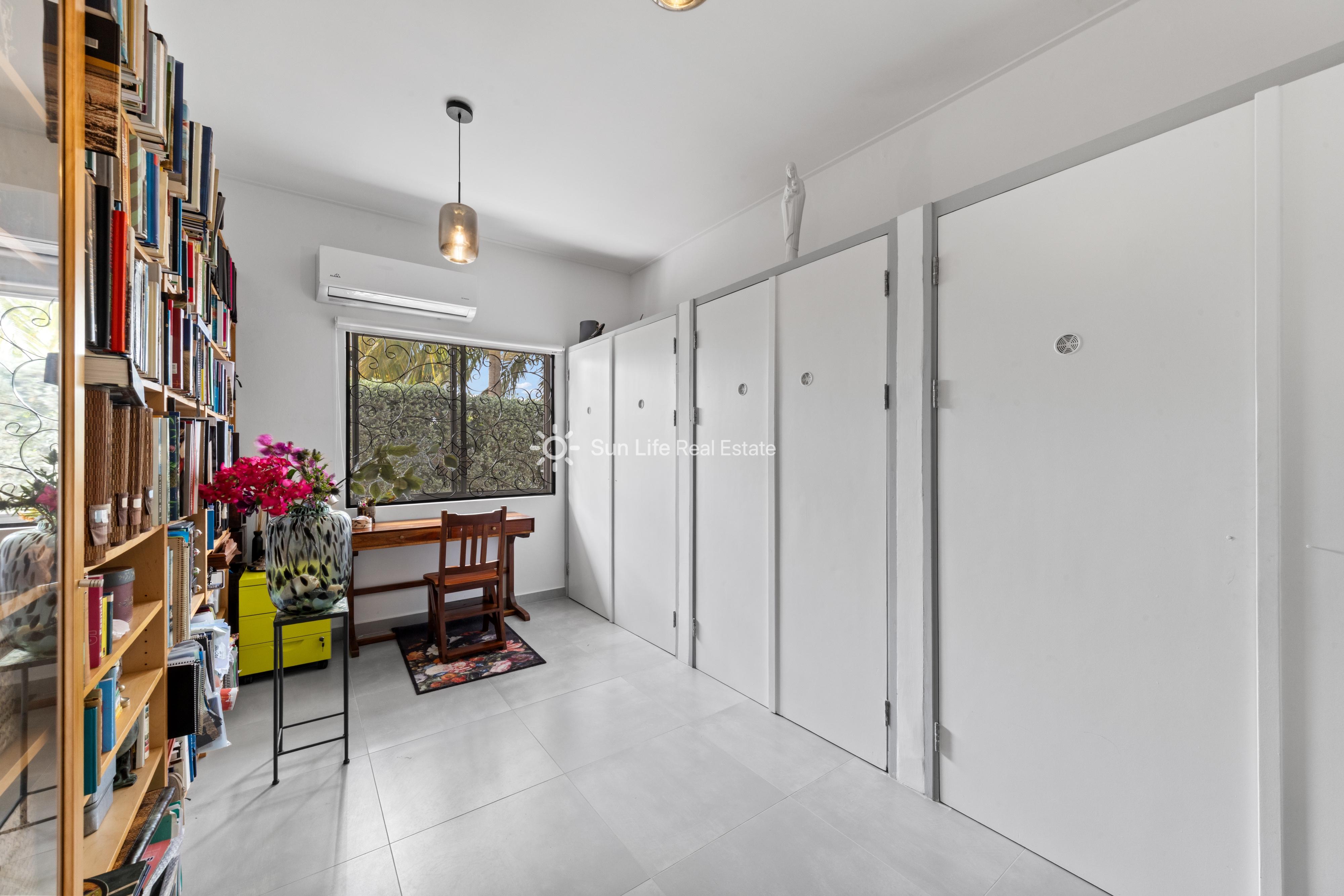 Renovated Villa with Guest Apartment in Julianadorp