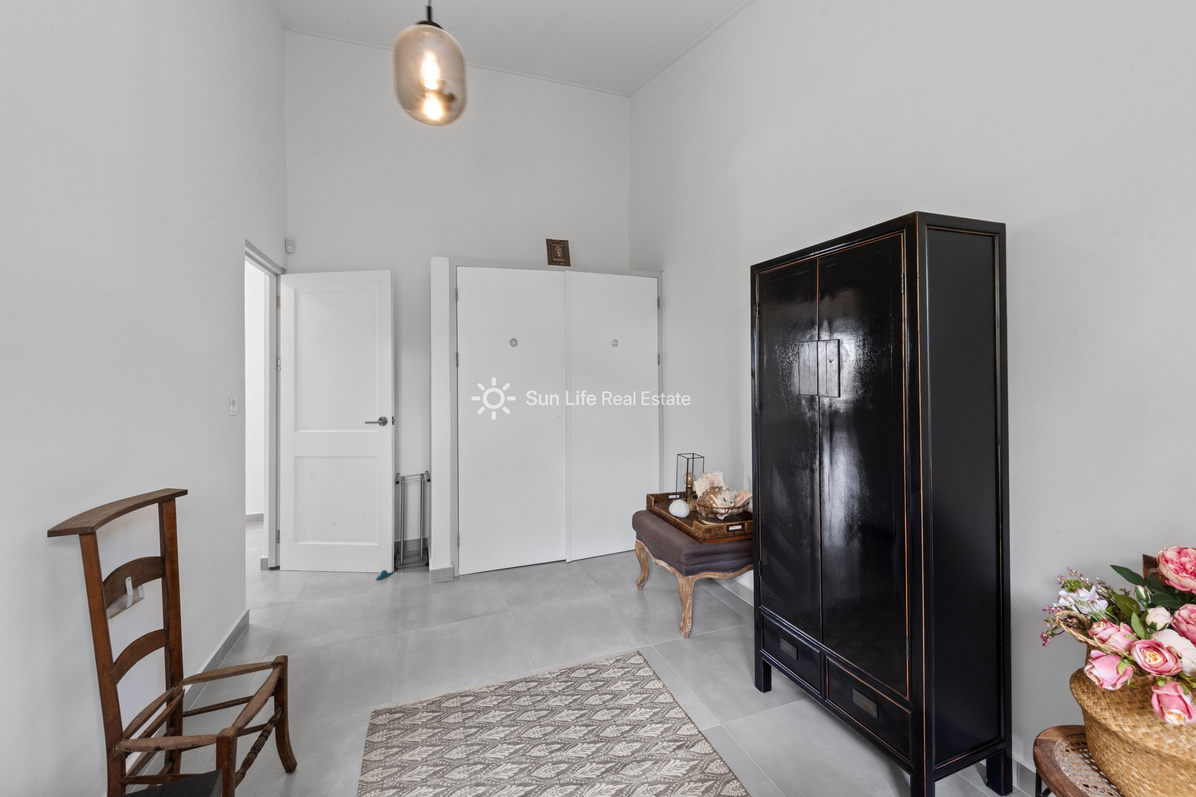 Renovated Villa with Guest Apartment in Julianadorp