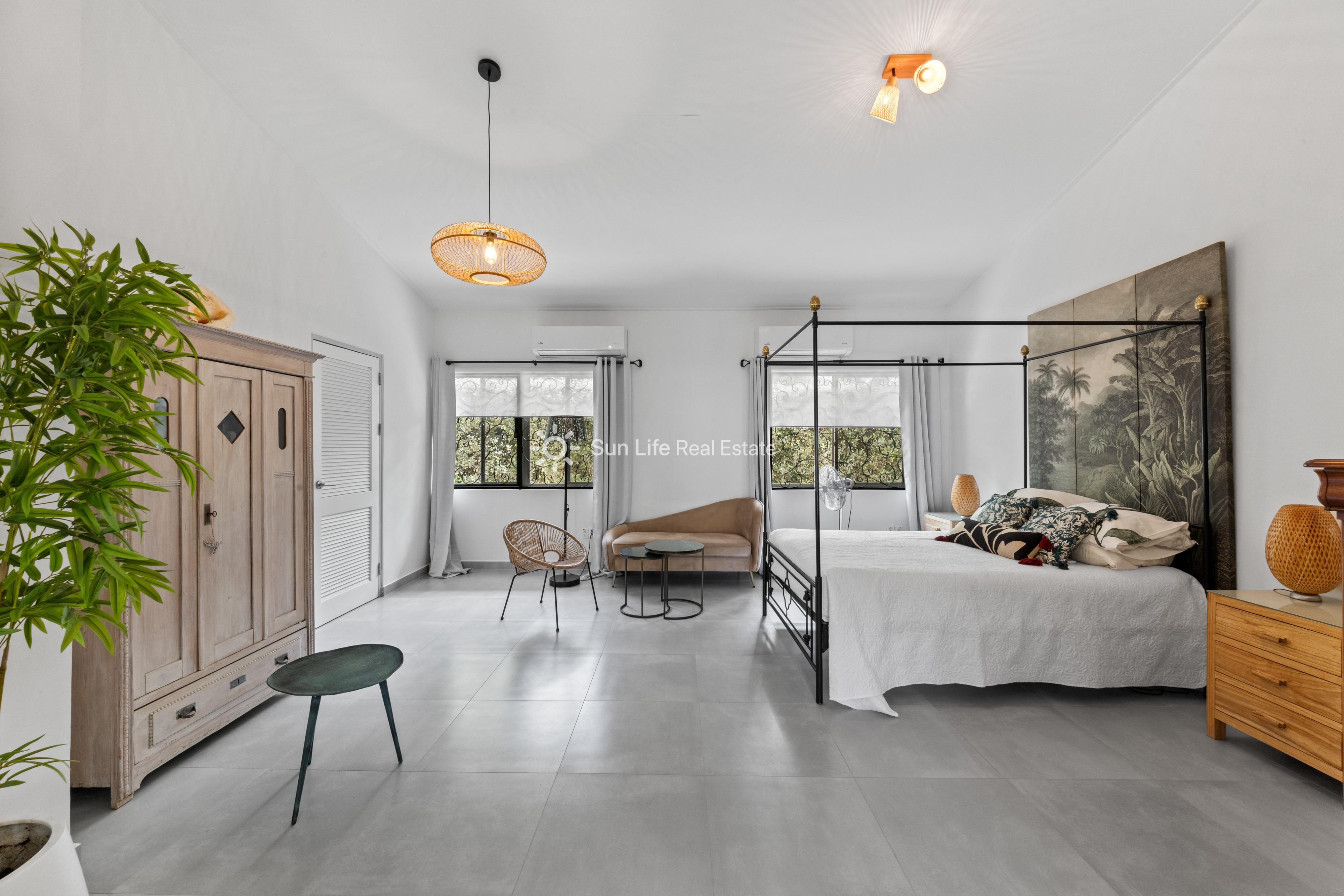 Renovated Villa with Guest Apartment in Julianadorp