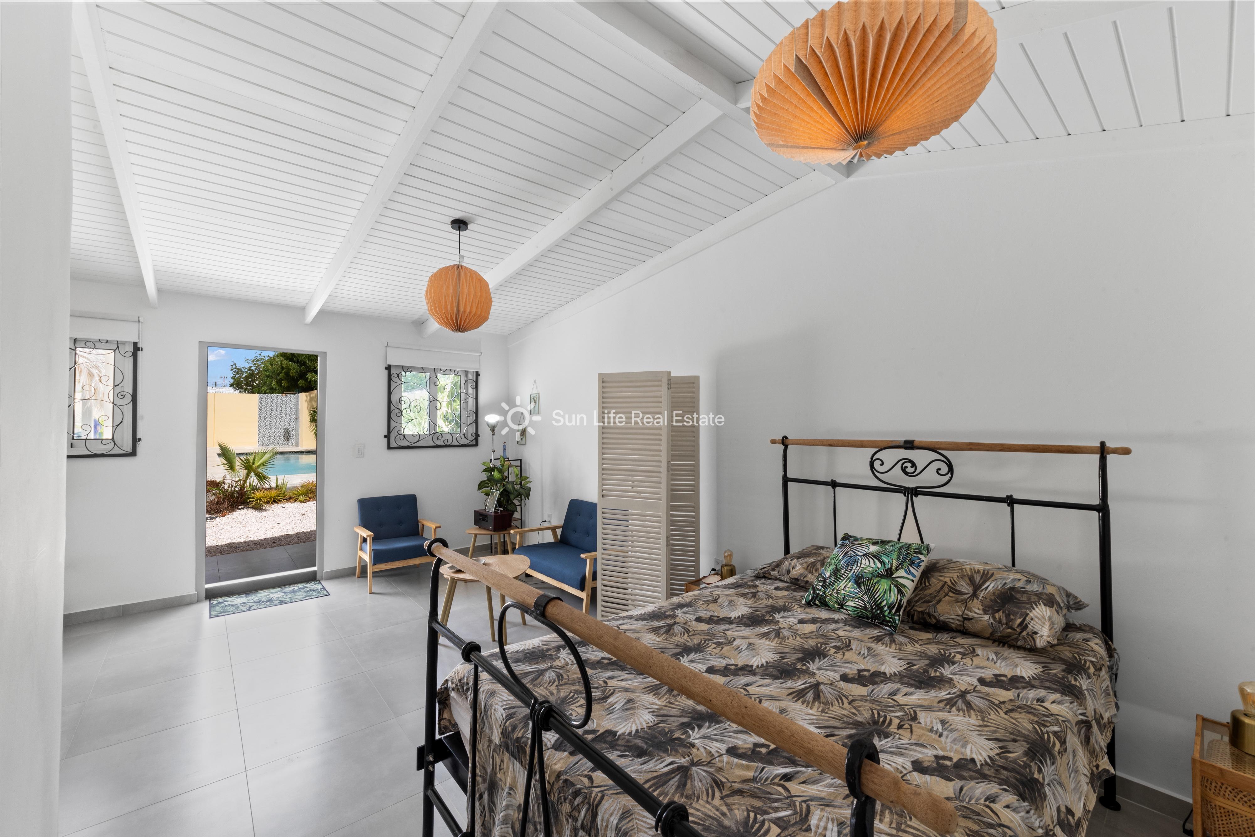 Renovated Villa with Guest Apartment in Julianadorp