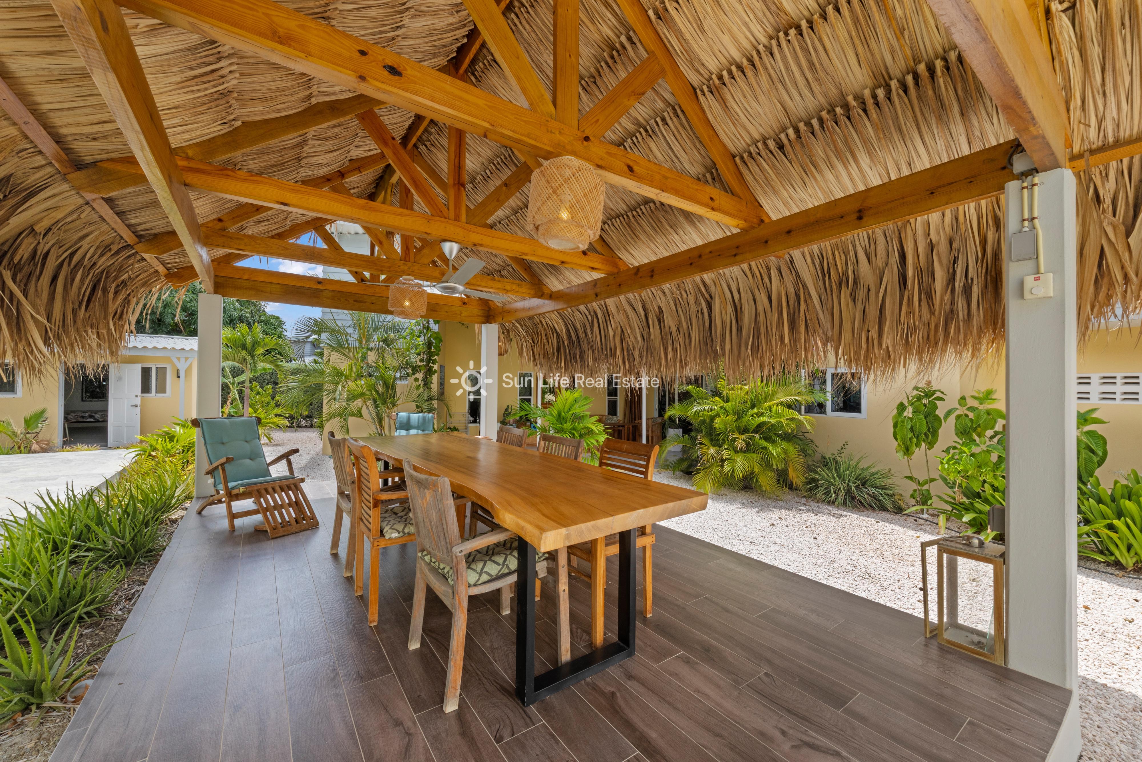 Renovated Villa with Guest Apartment in Julianadorp
