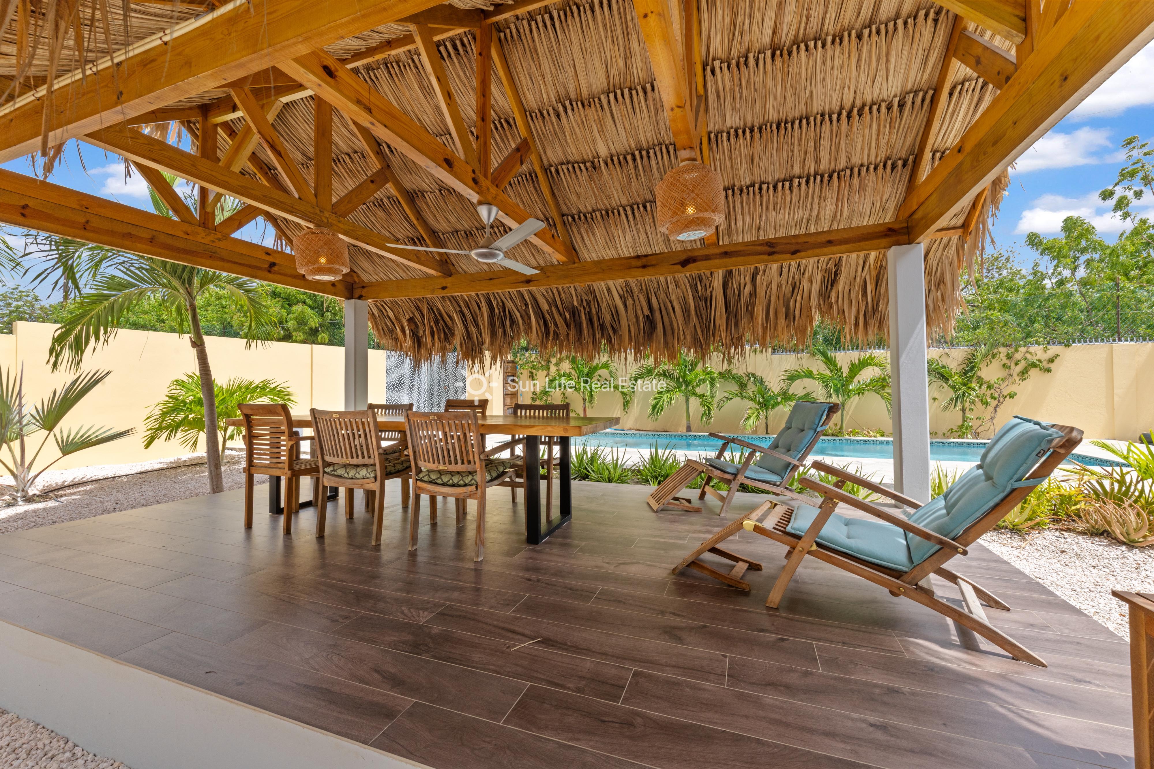 Renovated Villa with Guest Apartment in Julianadorp