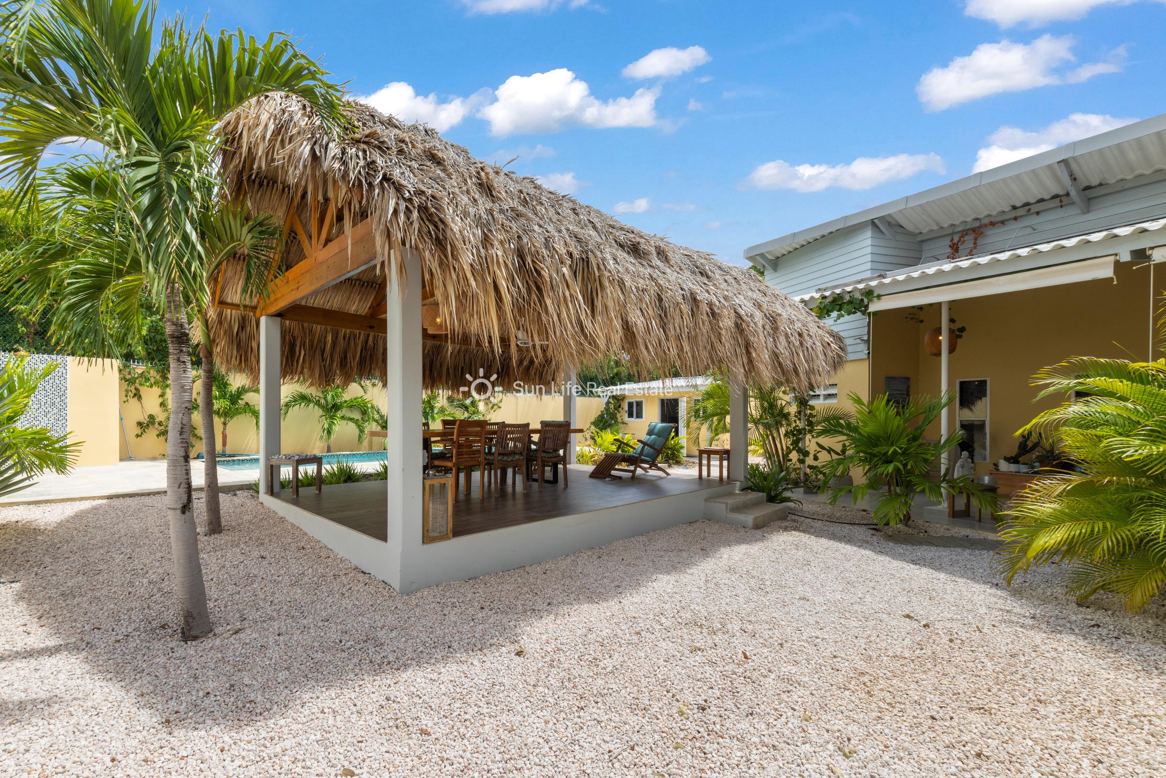 Renovated Villa with Guest Apartment in Julianadorp