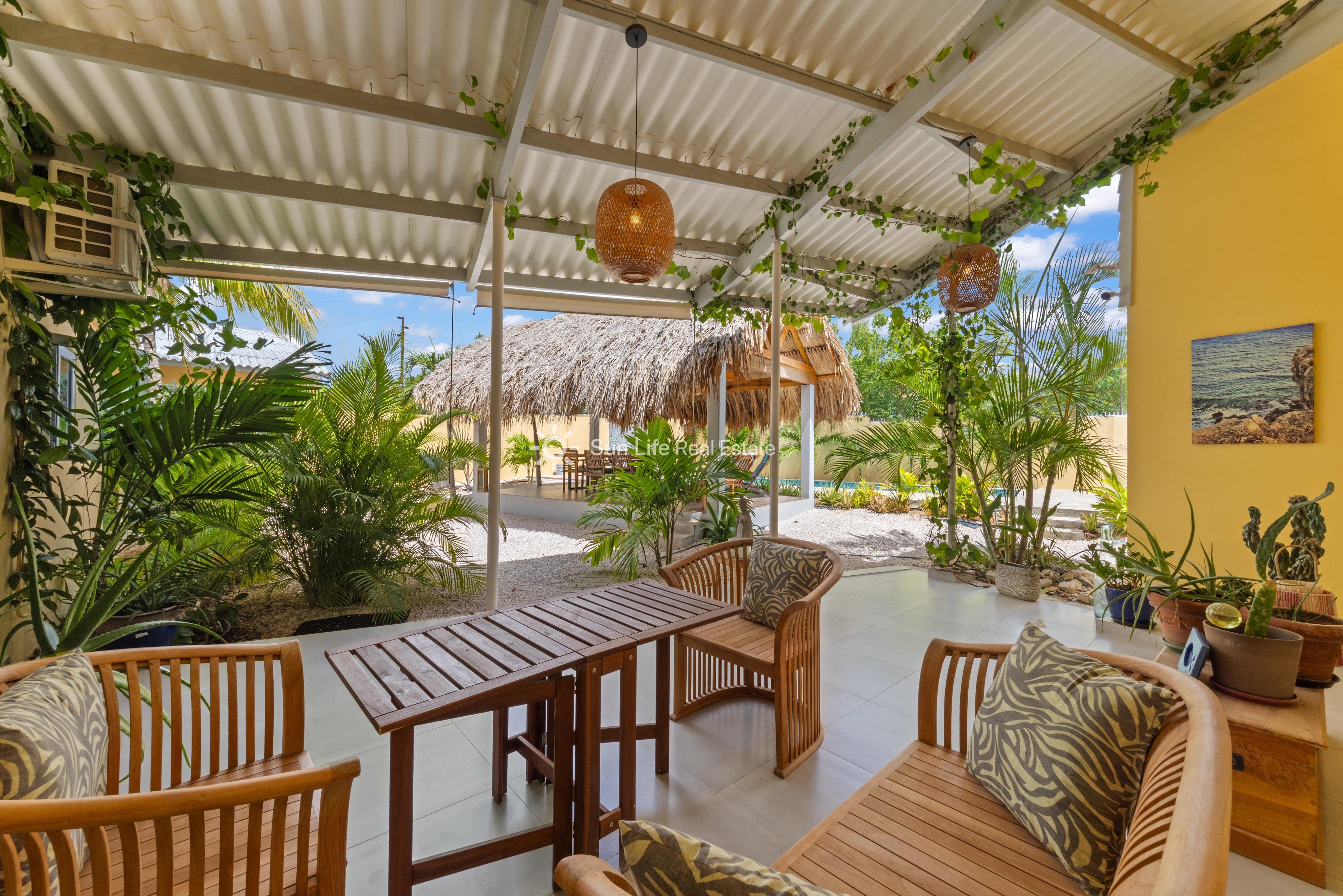 Renovated Villa with Guest Apartment in Julianadorp