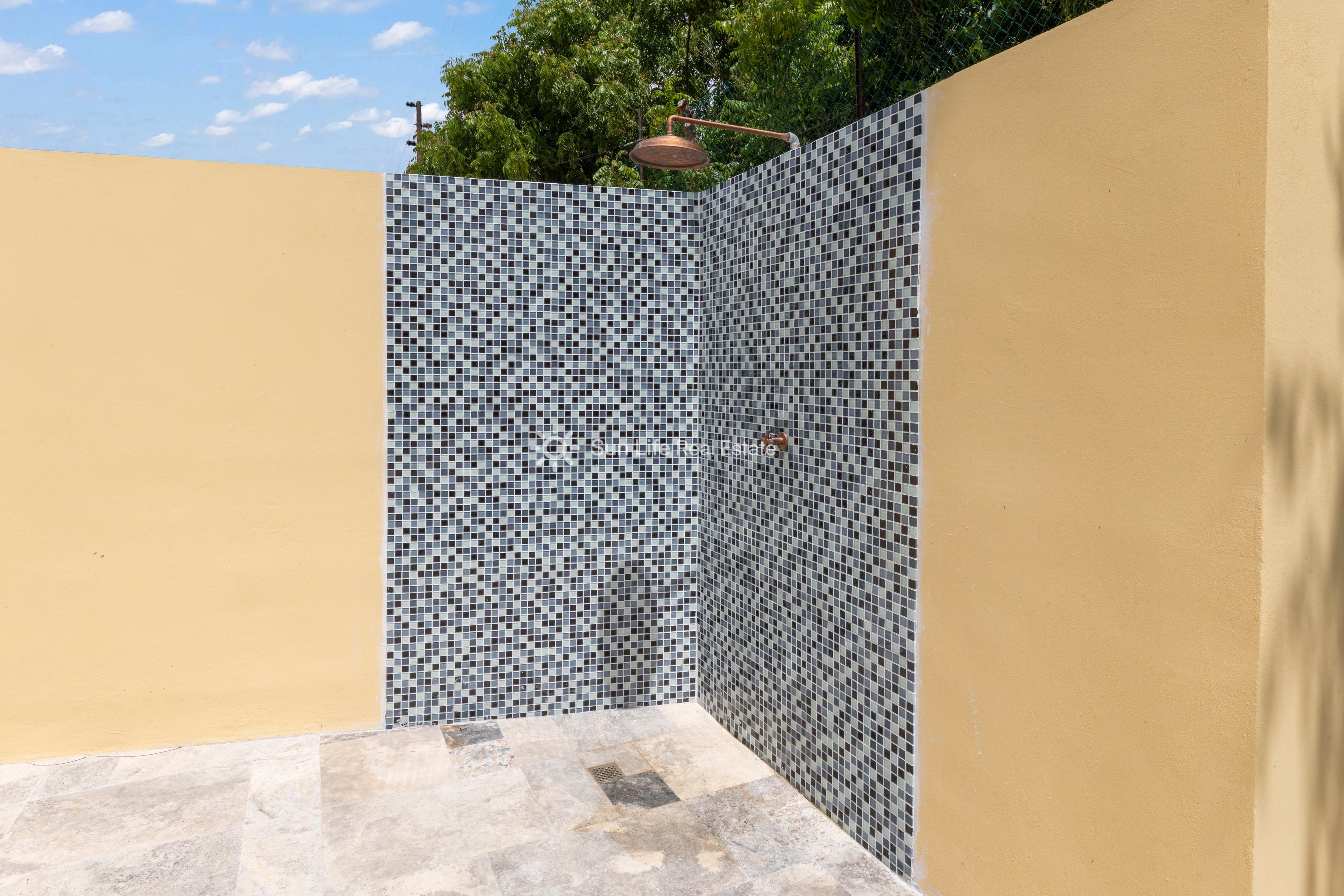 Renovated Villa with Guest Apartment in Julianadorp