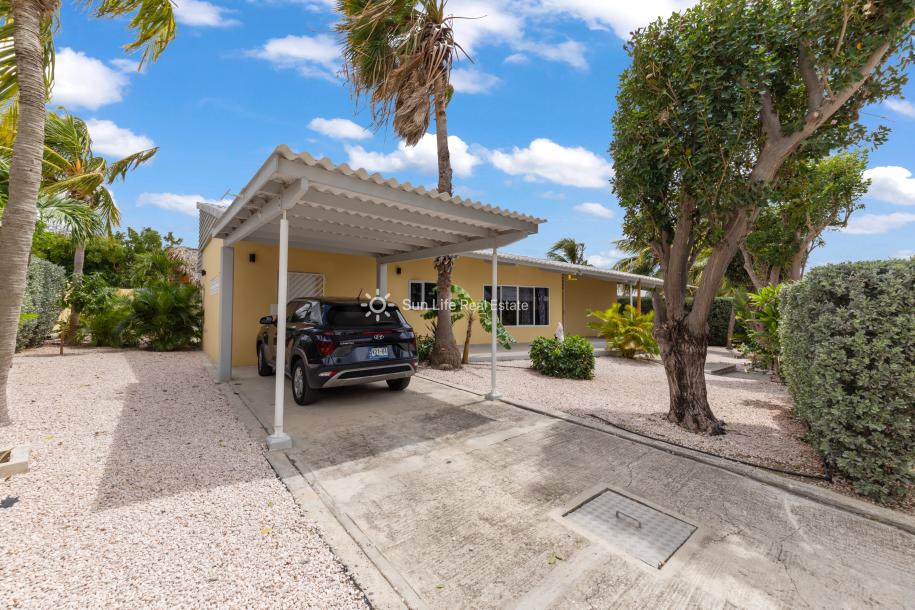 Renovated Villa with Guest Apartment in Julianadorp-9