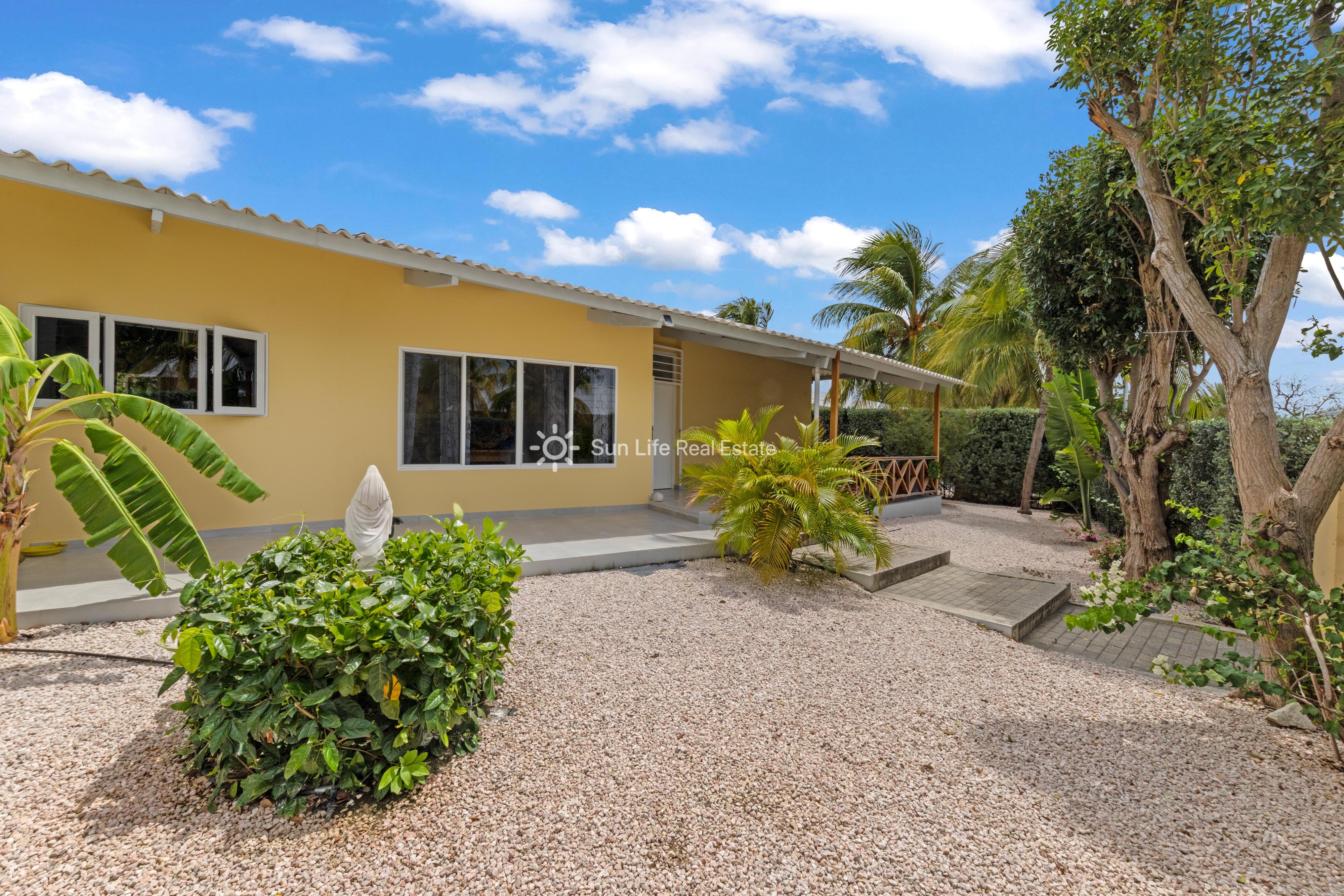Renovated Villa with Guest Apartment in Julianadorp