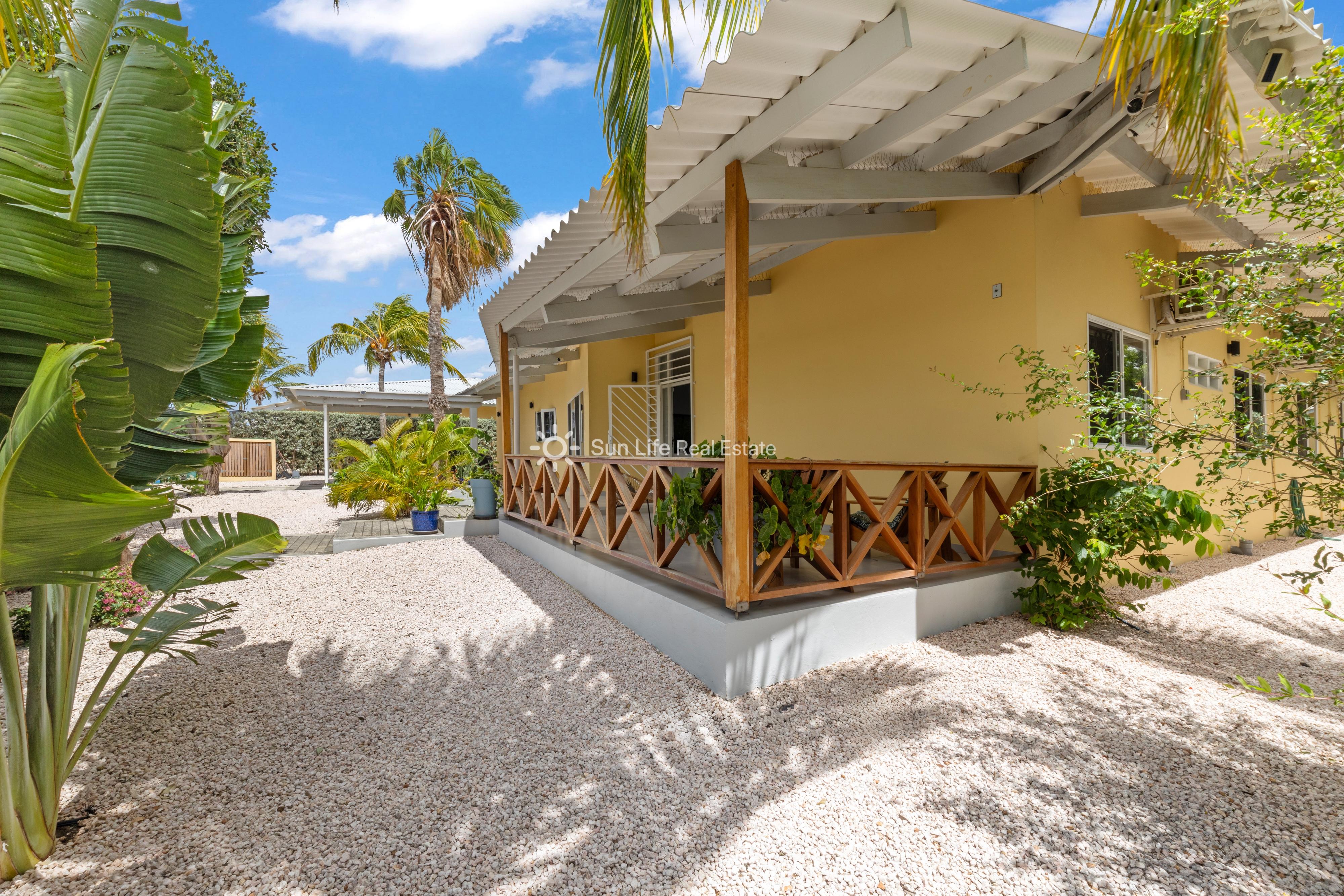 Renovated Villa with Guest Apartment in Julianadorp