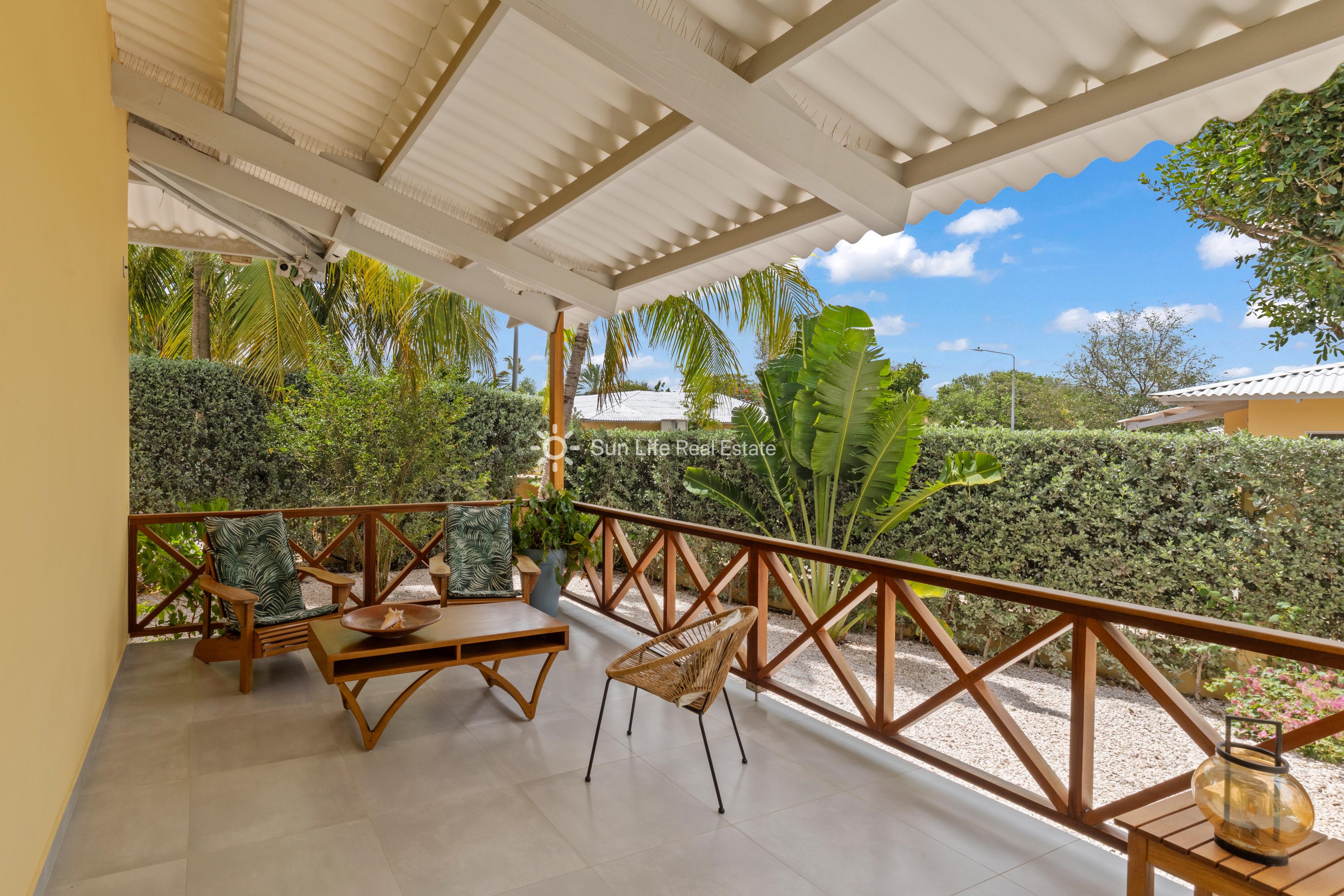 Renovated Villa with Guest Apartment in Julianadorp