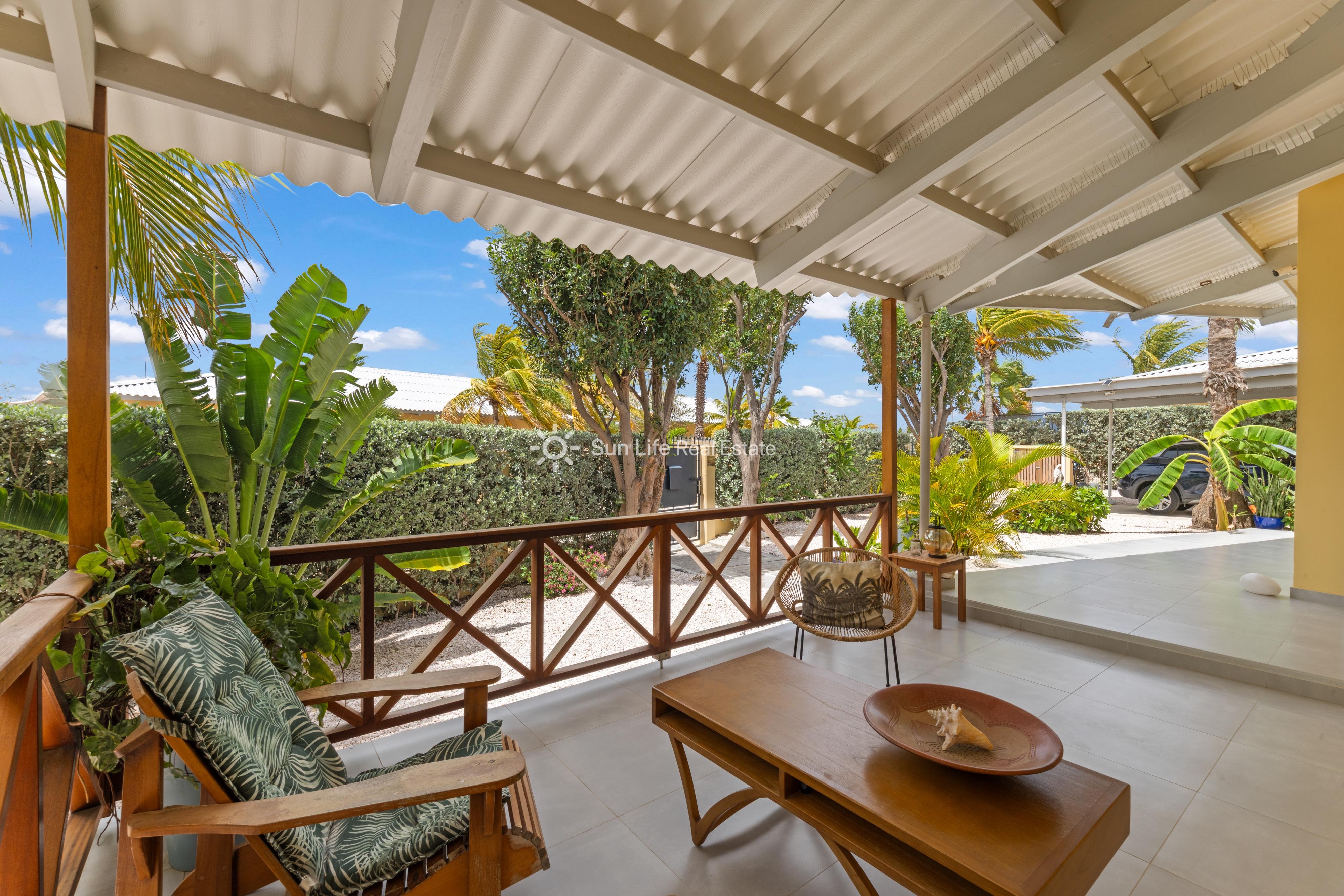 Renovated Villa with Guest Apartment in Julianadorp