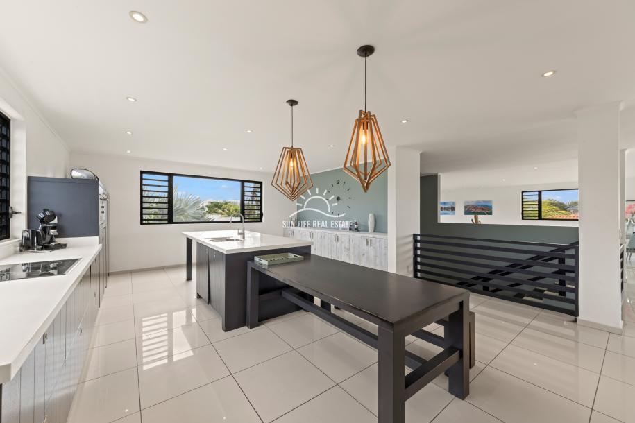 Spacious Modern 4-Bedroom Luxury Villa for Sale in Vista Royal-36