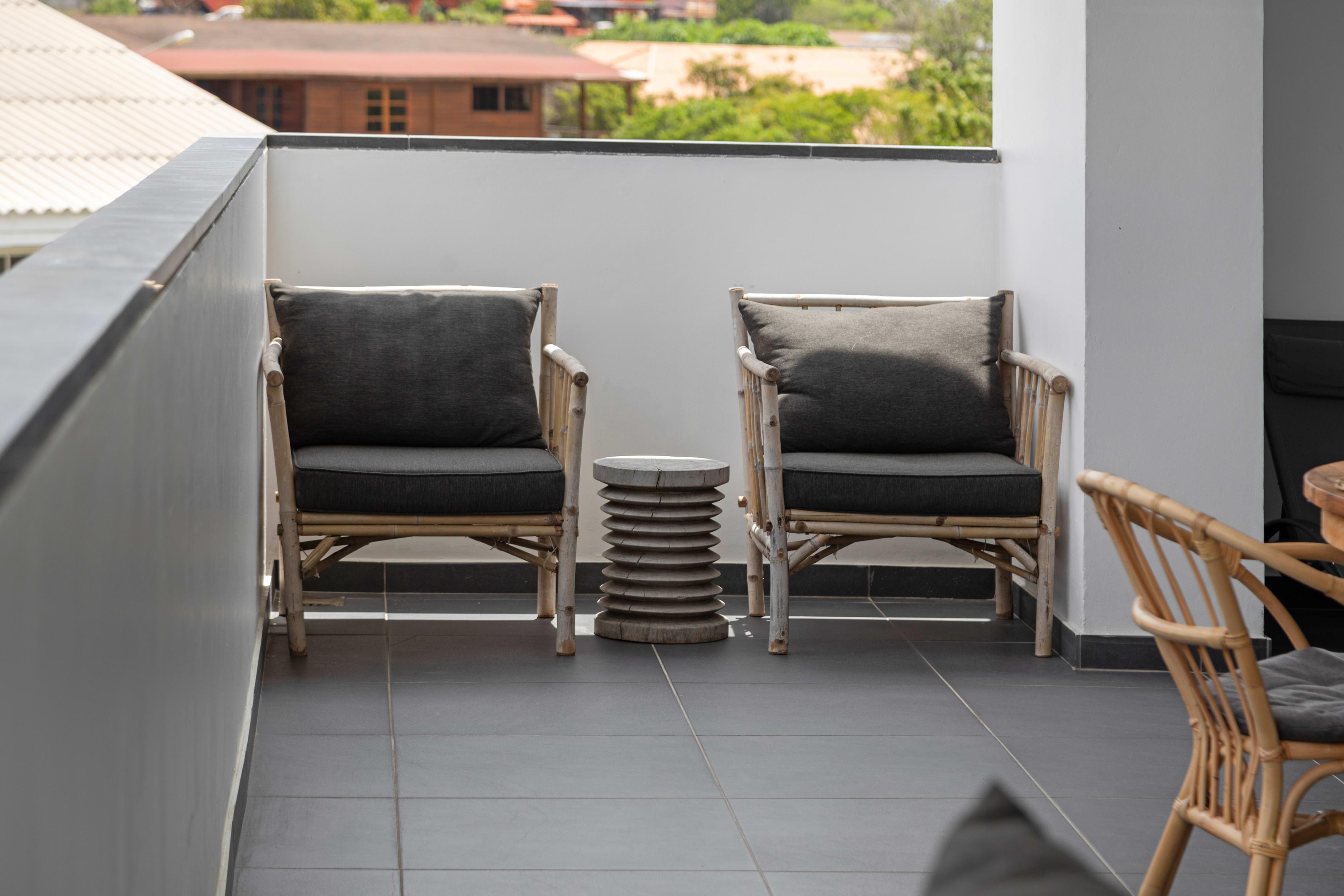 Stylish and Spacious 2-Bedroom Apartment with Hillside Views in Old Jan Thiel