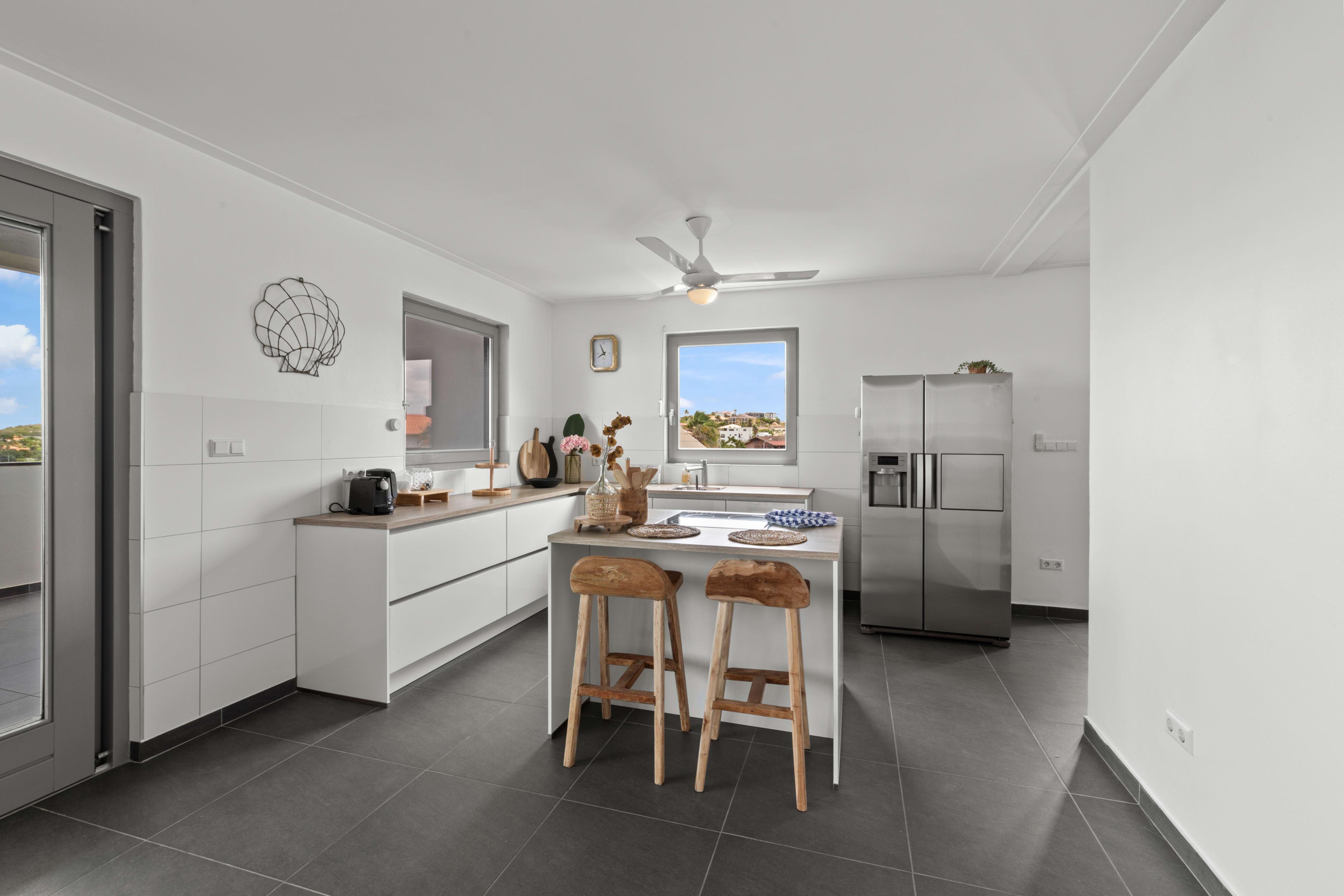 Stylish and Spacious 2-Bedroom Apartment with Hillside Views in Old Jan Thiel