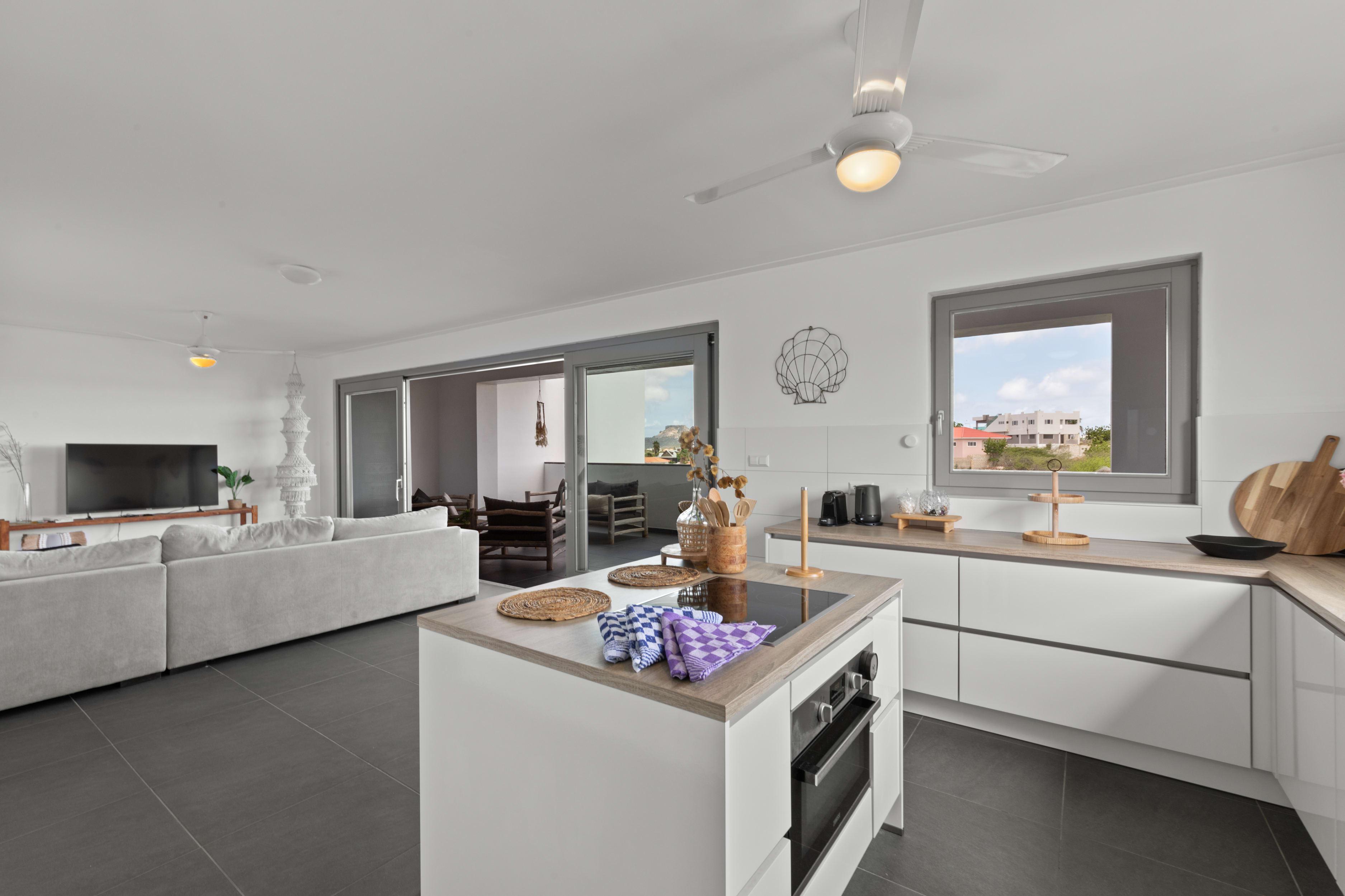 Stylish and Spacious 2-Bedroom Apartment with Hillside Views in Old Jan Thiel