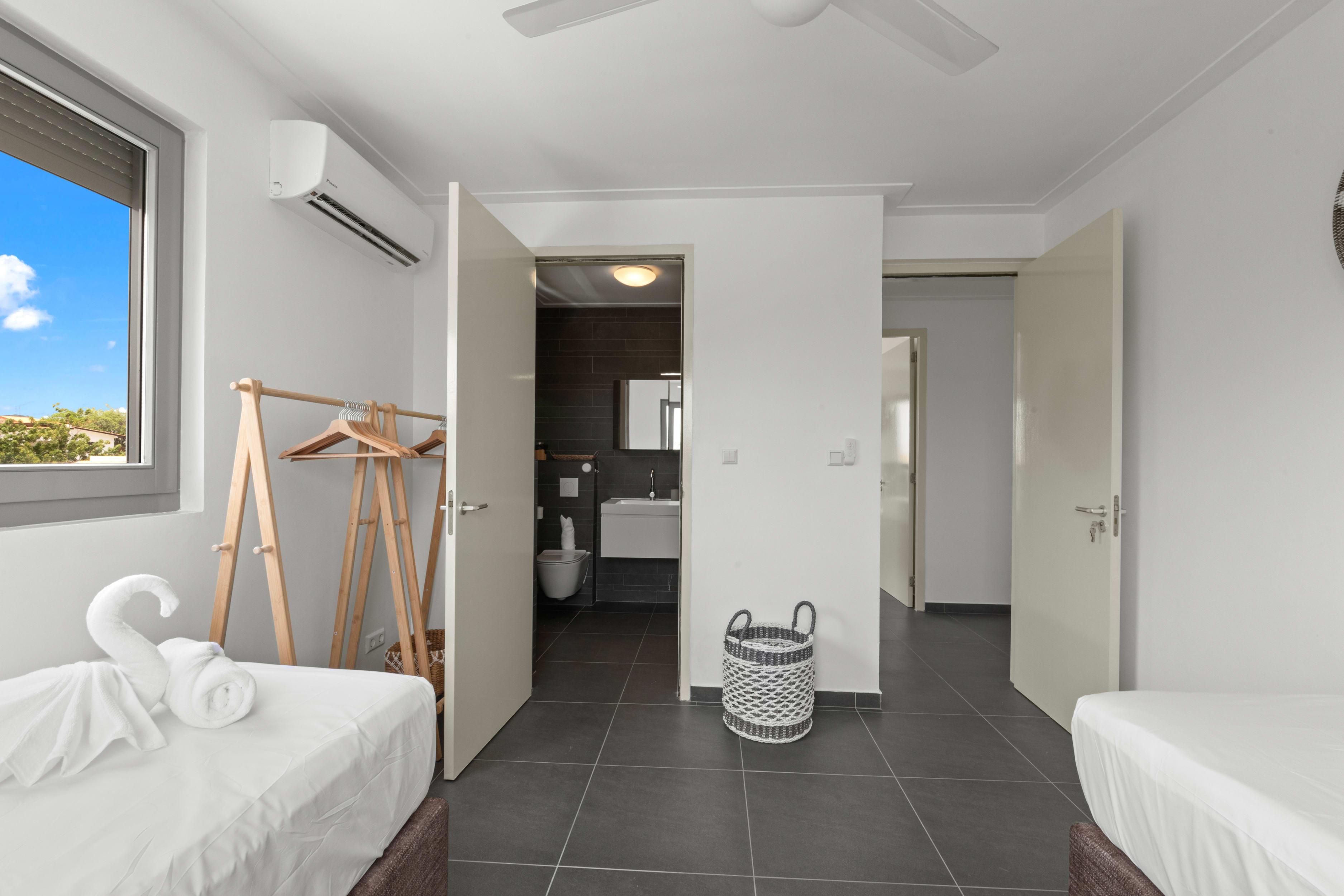 Stylish and Spacious 2-Bedroom Apartment with Hillside Views in Old Jan Thiel