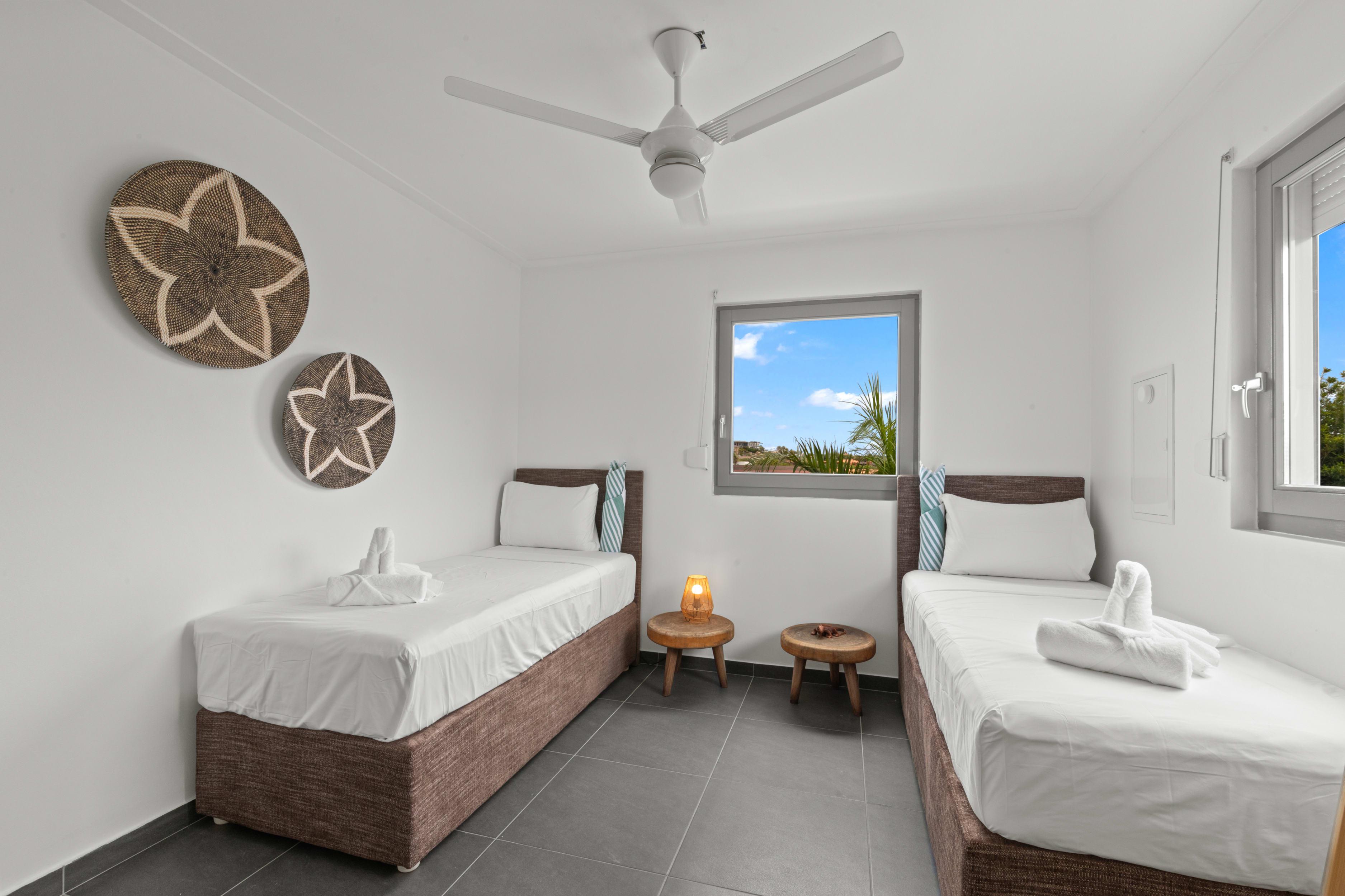 Stylish and Spacious 2-Bedroom Apartment with Hillside Views in Old Jan Thiel