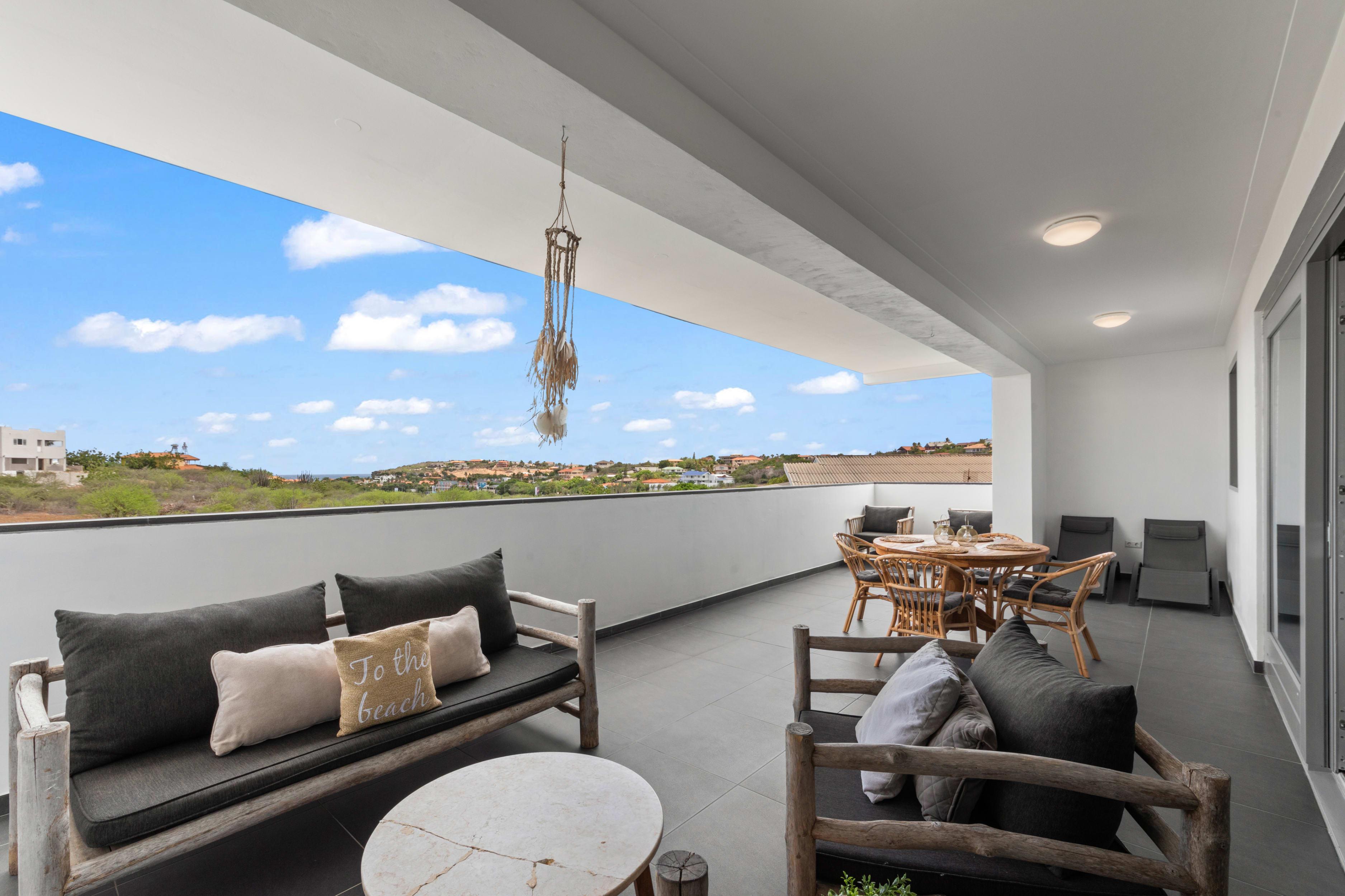 Stylish and Spacious 2-Bedroom Apartment with Hillside Views in Old Jan Thiel