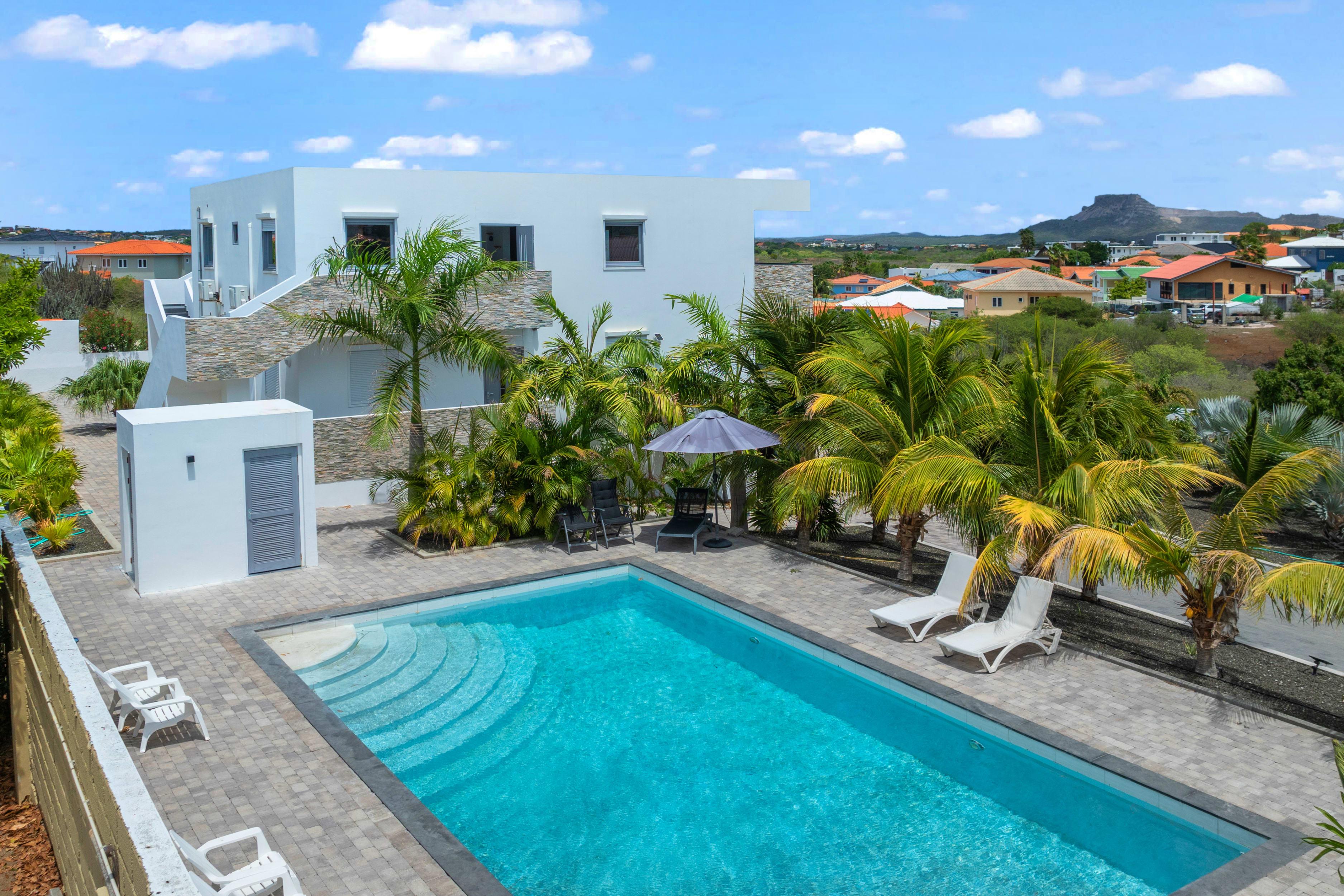 Stylish and Spacious 2-Bedroom Apartment with Hillside Views in Old Jan Thiel