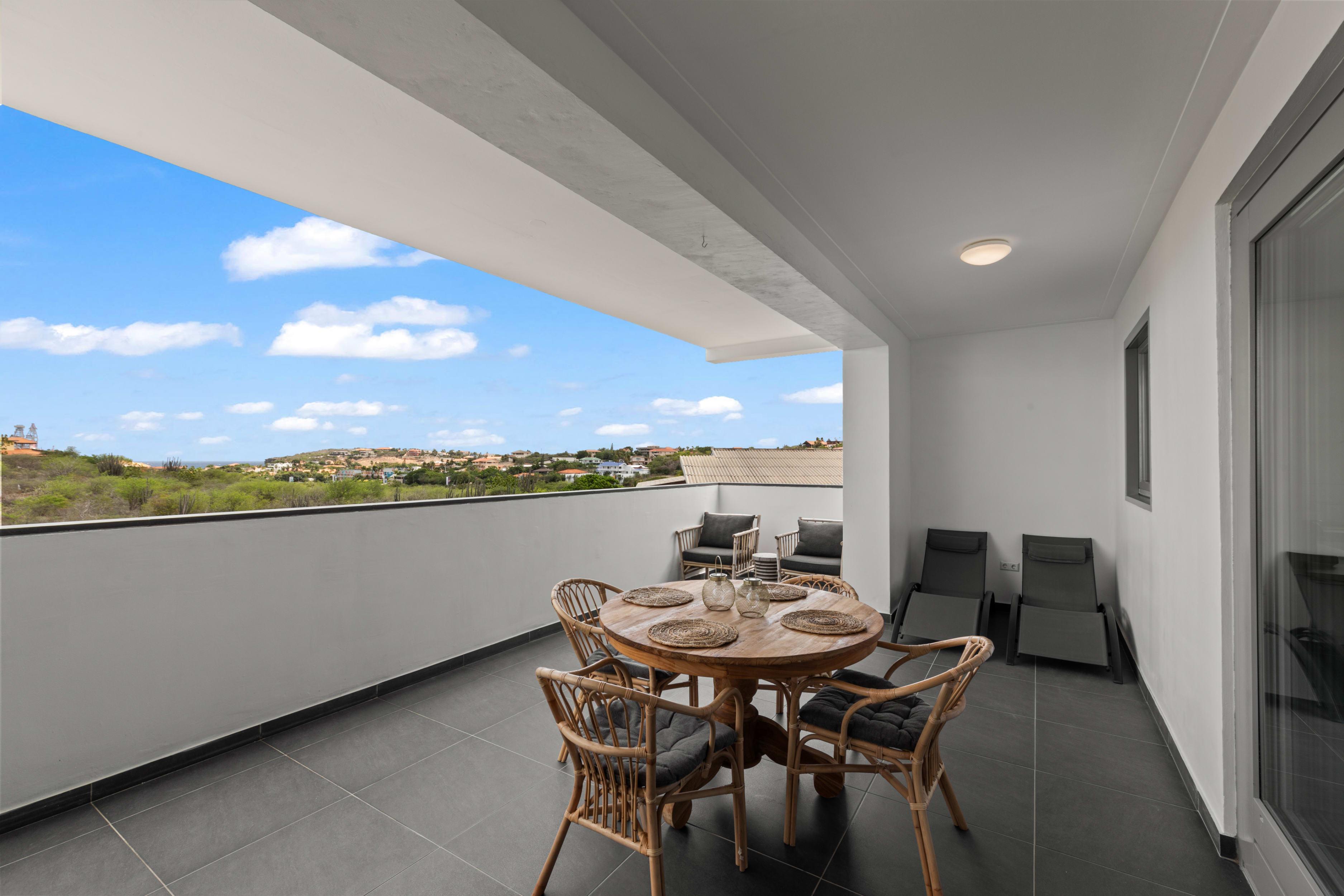 Stylish and Spacious 2-Bedroom Apartment with Hillside Views in Old Jan Thiel