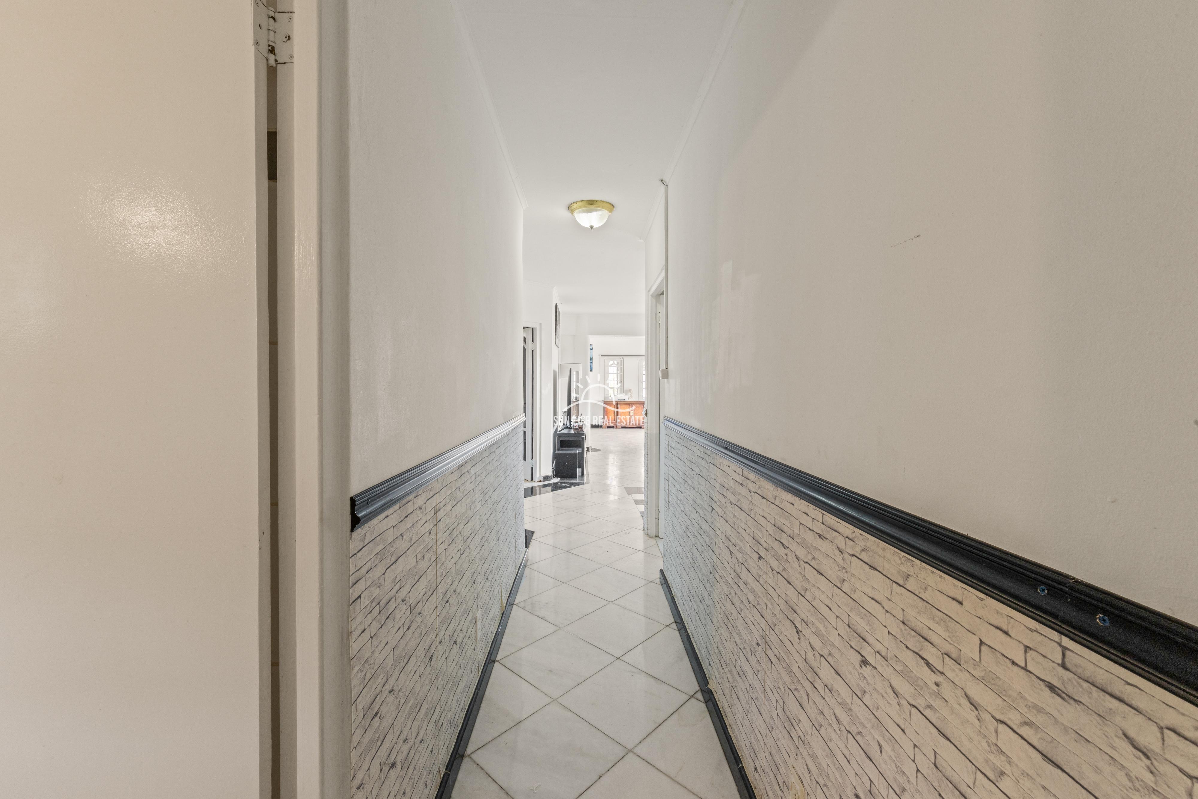 Renovated Villa with 2 Apartments & Sea Views For Sale in Piscadera