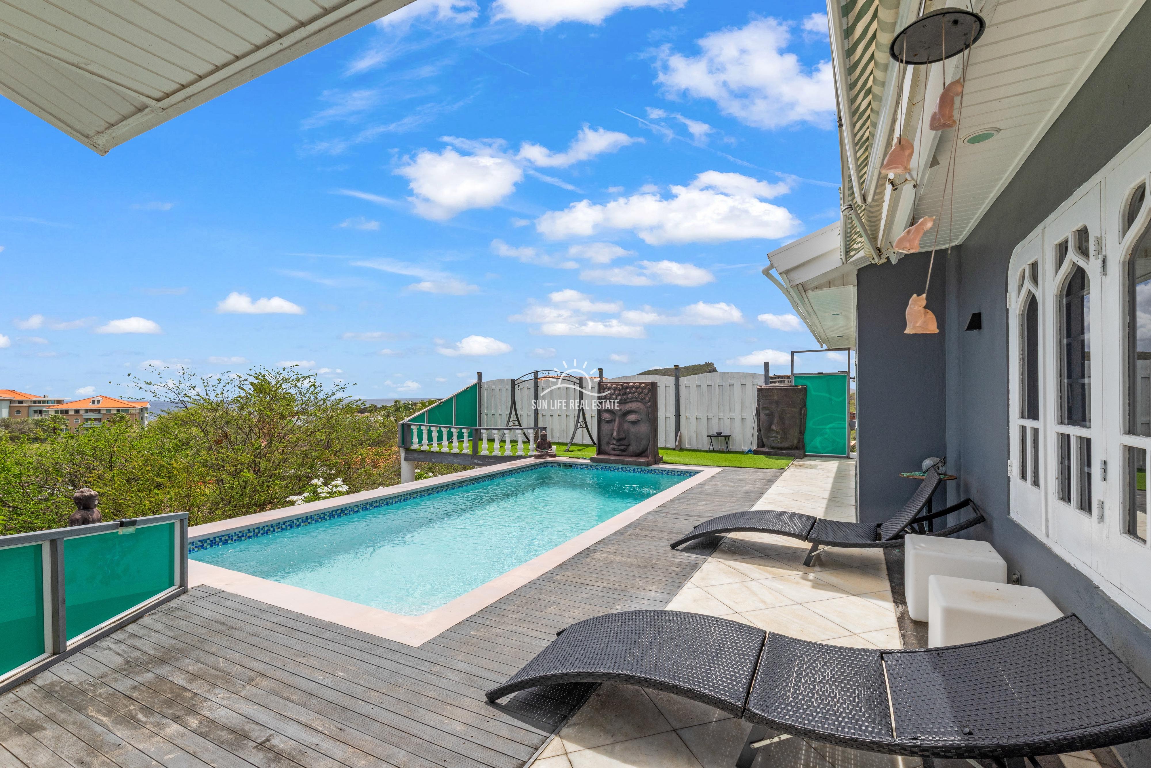 Renovated Villa with 2 Apartments & Sea Views For Sale in Piscadera