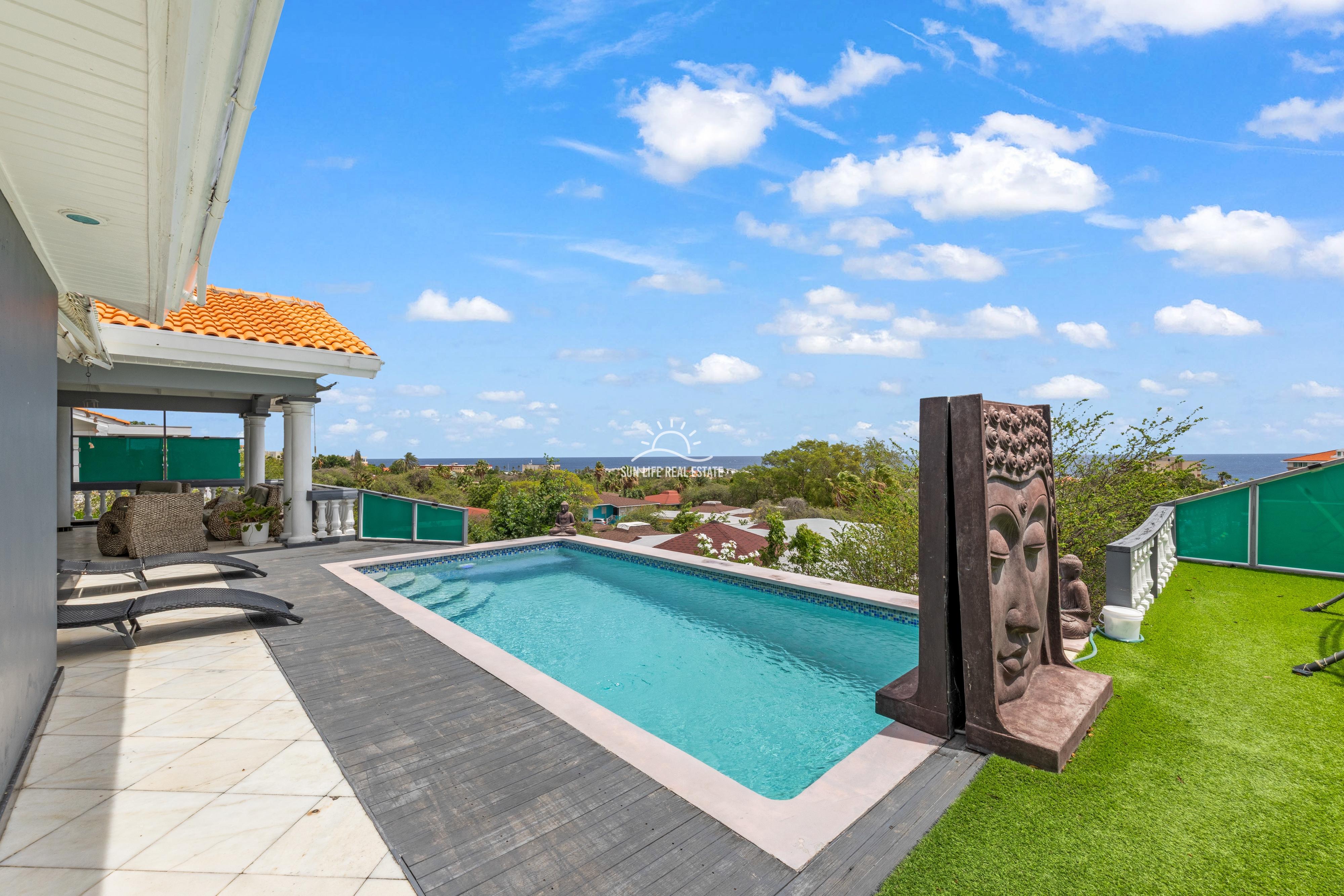 Renovated Villa with 2 Apartments & Sea Views For Sale in Piscadera