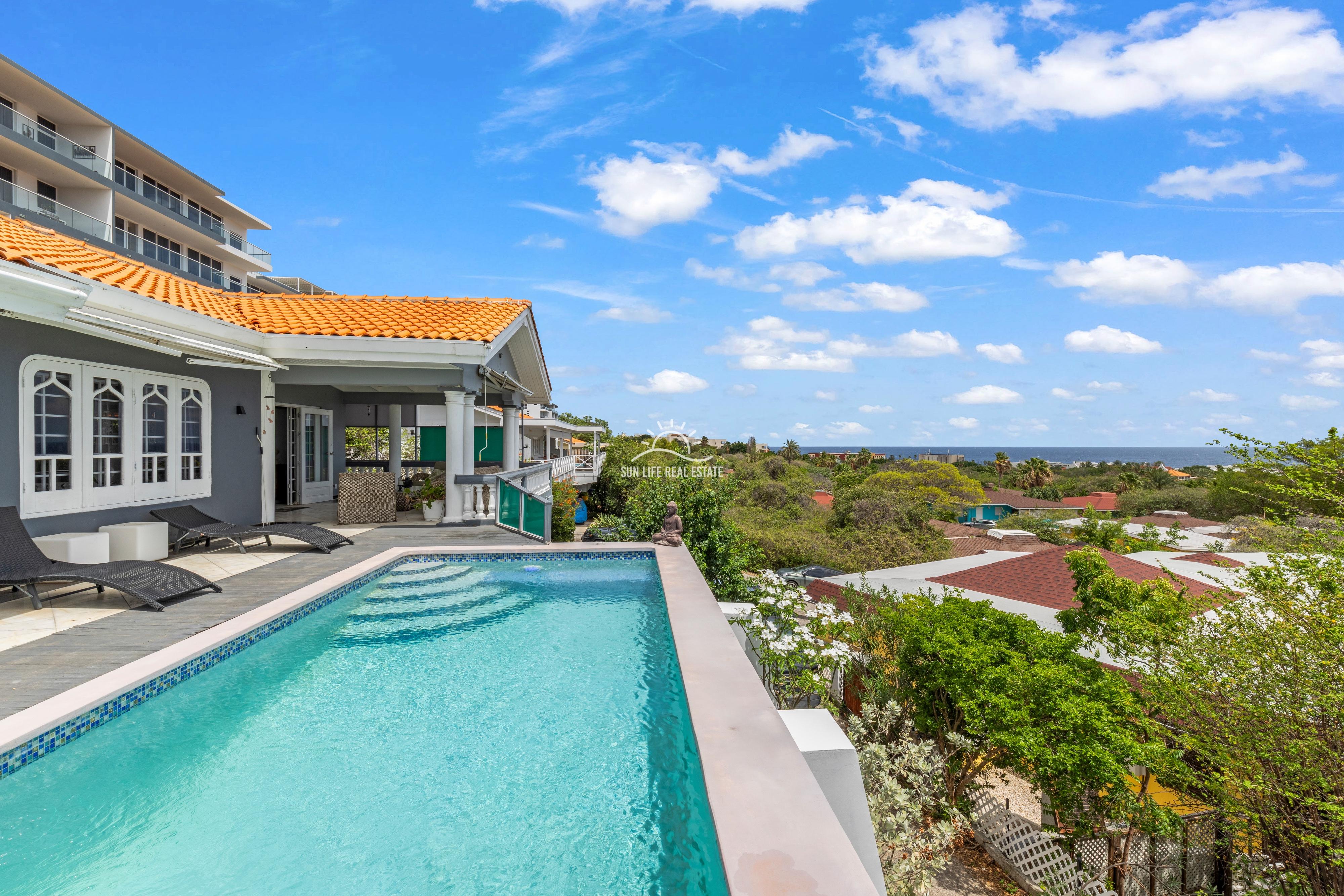 Renovated Villa with 2 Apartments & Sea Views For Sale in Piscadera