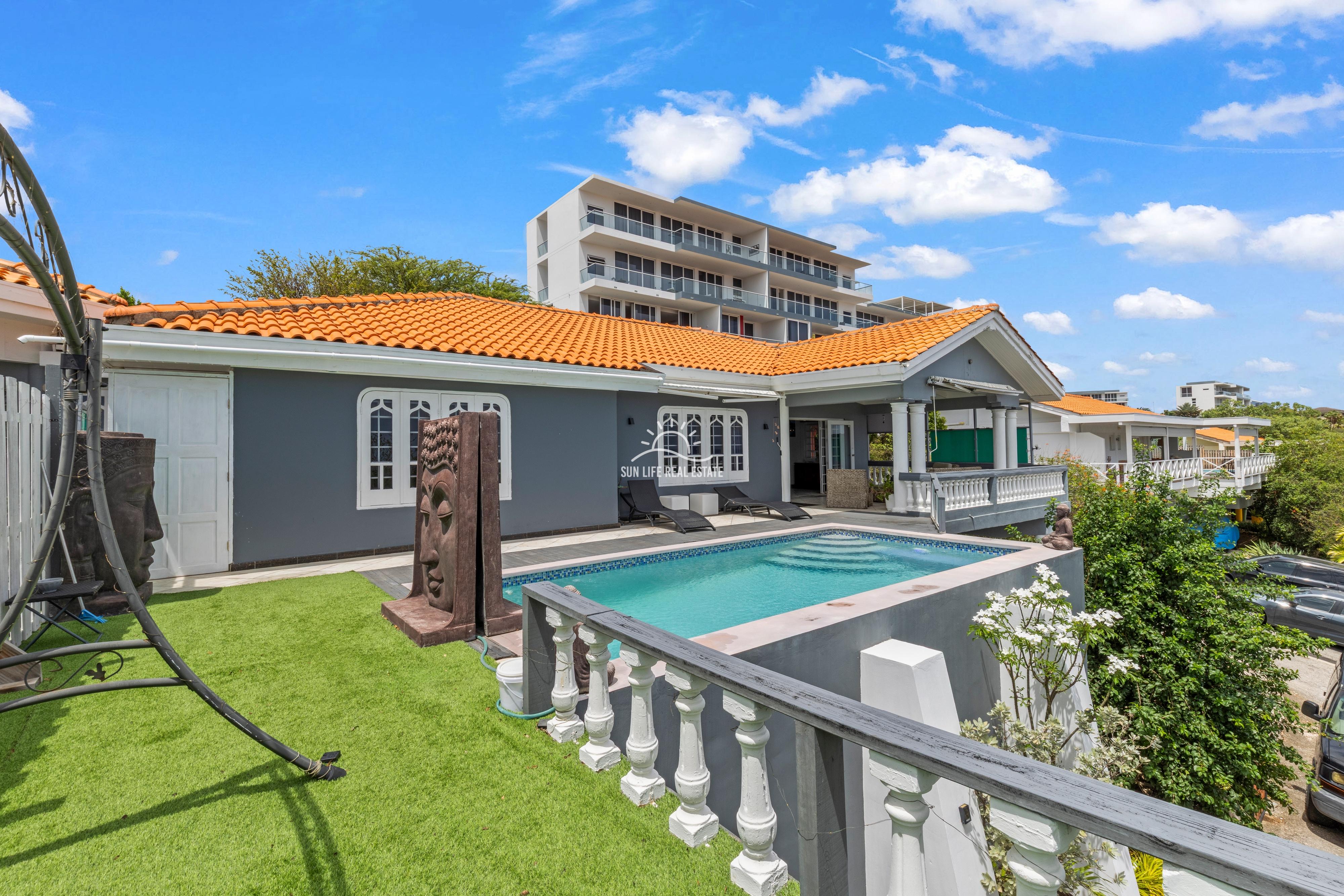 Renovated Villa with 2 Apartments & Sea Views For Sale in Piscadera