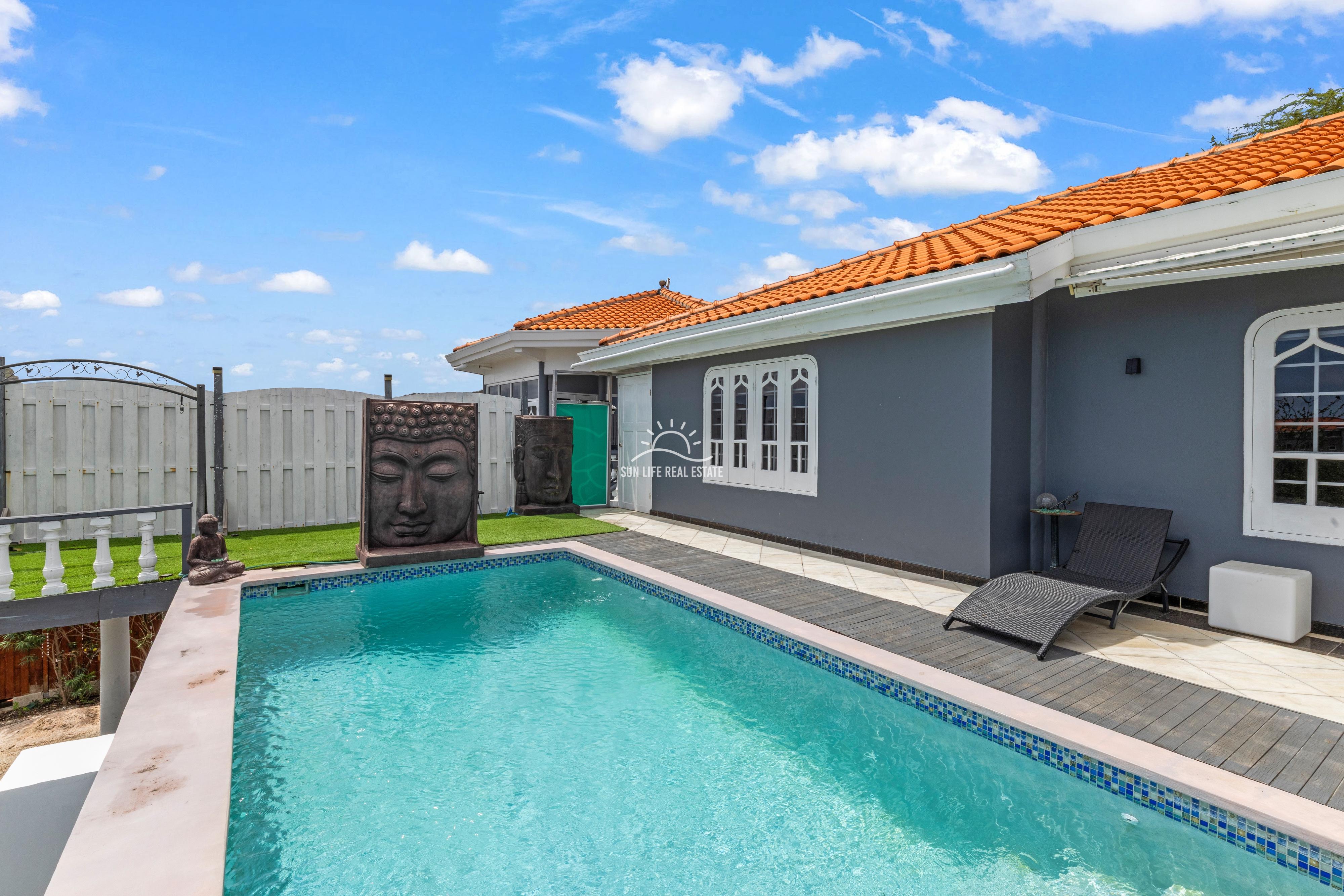 Renovated Villa with 2 Apartments & Sea Views For Sale in Piscadera